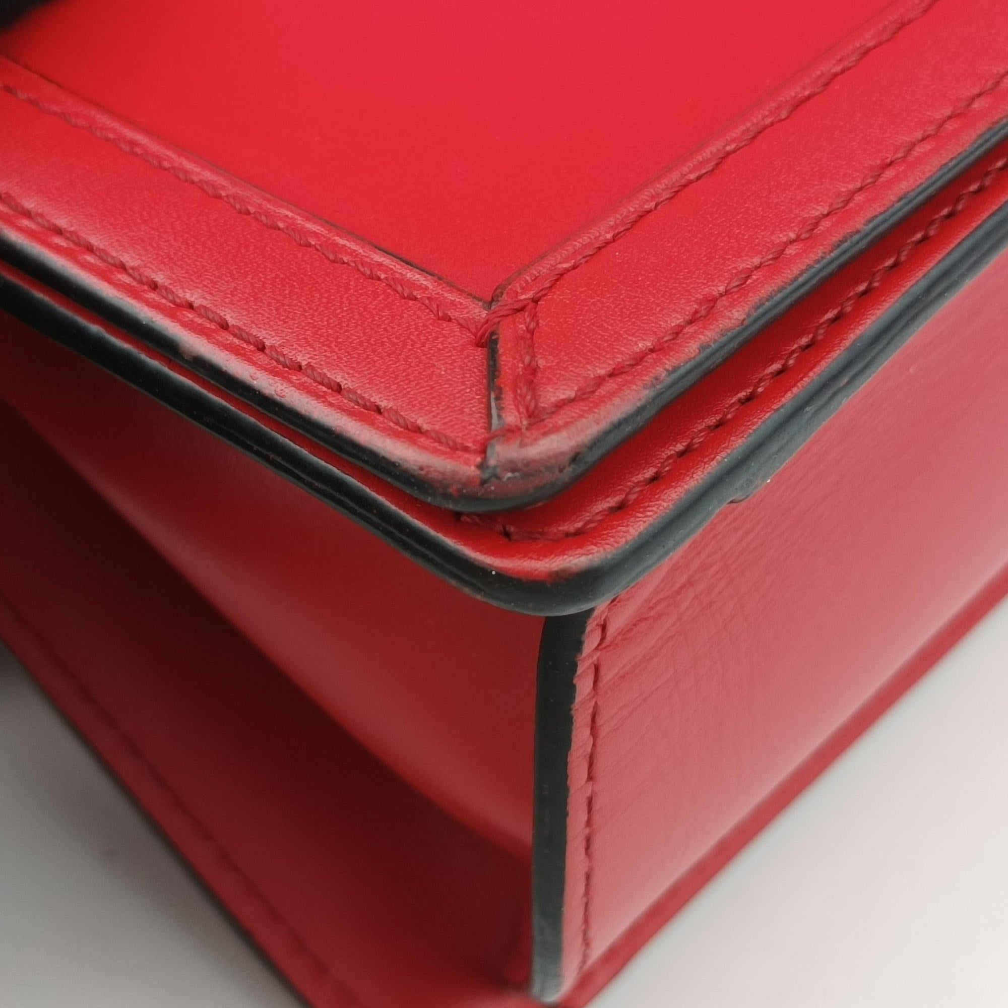 Pre-owned Loewe Barcelona Red Leather  shoulderbag | stylenewstar
