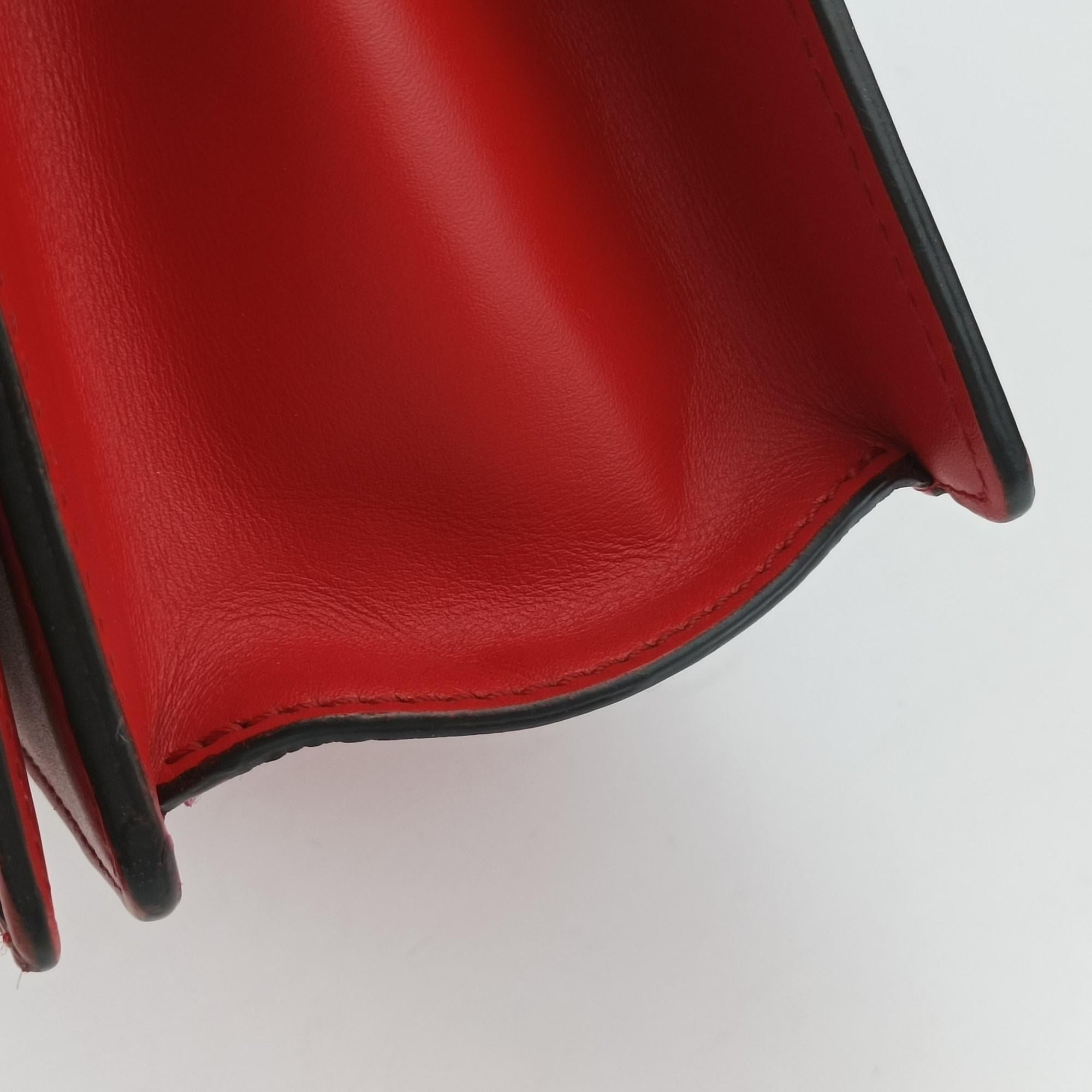 Pre-owned Loewe Barcelona Red Leather  shoulderbag | stylenewstar