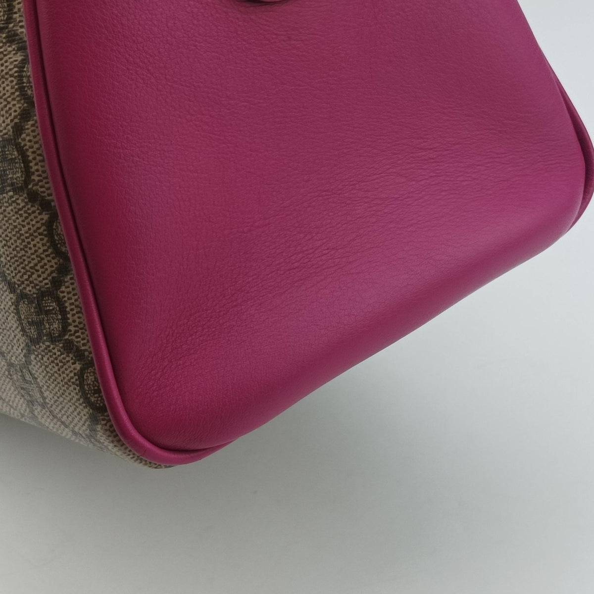 Pre-owned Gucci GG SUPREME beige×red×pink PVC coated canvas×Leather 409529 shoulderbag | stylenewstar