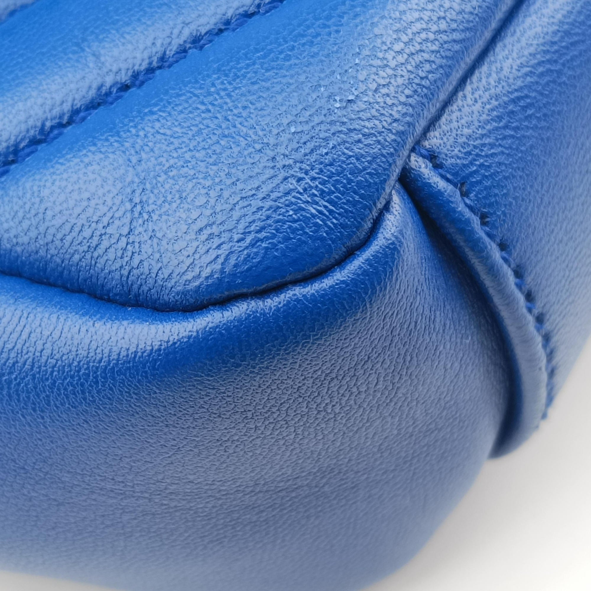 Secondhand Yves Saint Laurent Baby Chai Blue Leather 399289 shoulderbag | stylenewstar