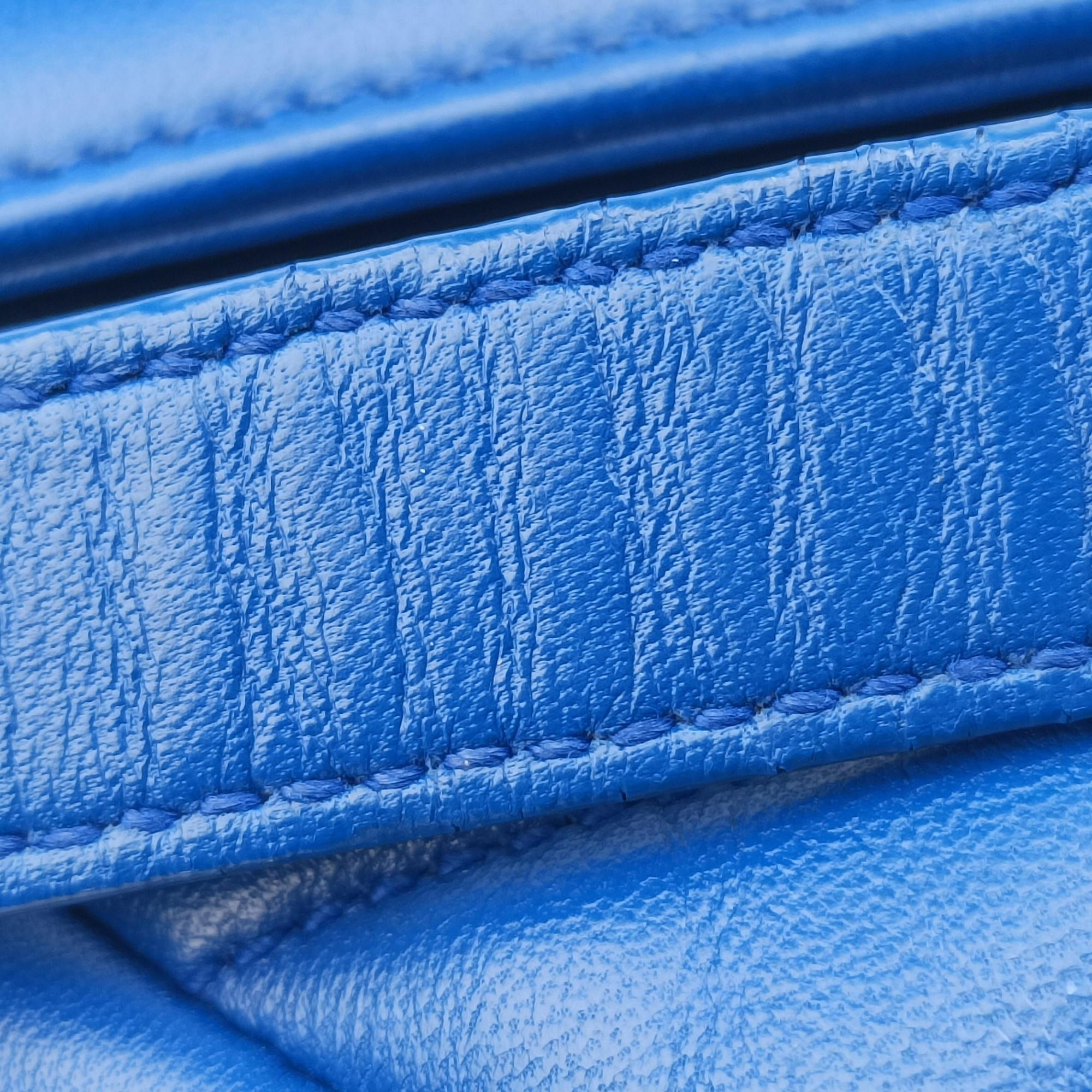 Secondhand Yves Saint Laurent Baby Chai Blue Leather 399289 shoulderbag | stylenewstar