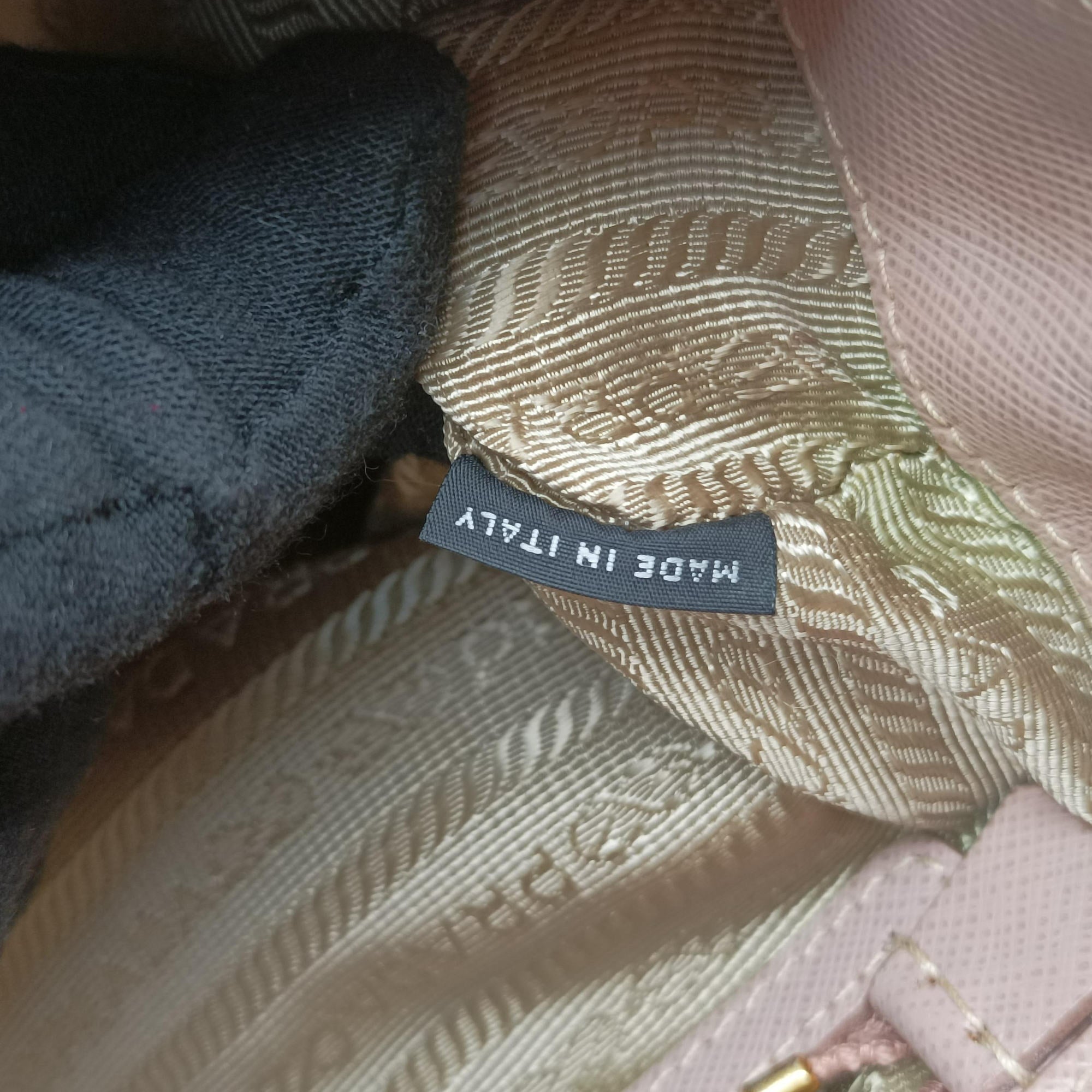 Pre-owned Prada Galleria Pink SAFFIANO Leather BN1786 shoulderbag | stylenewstar