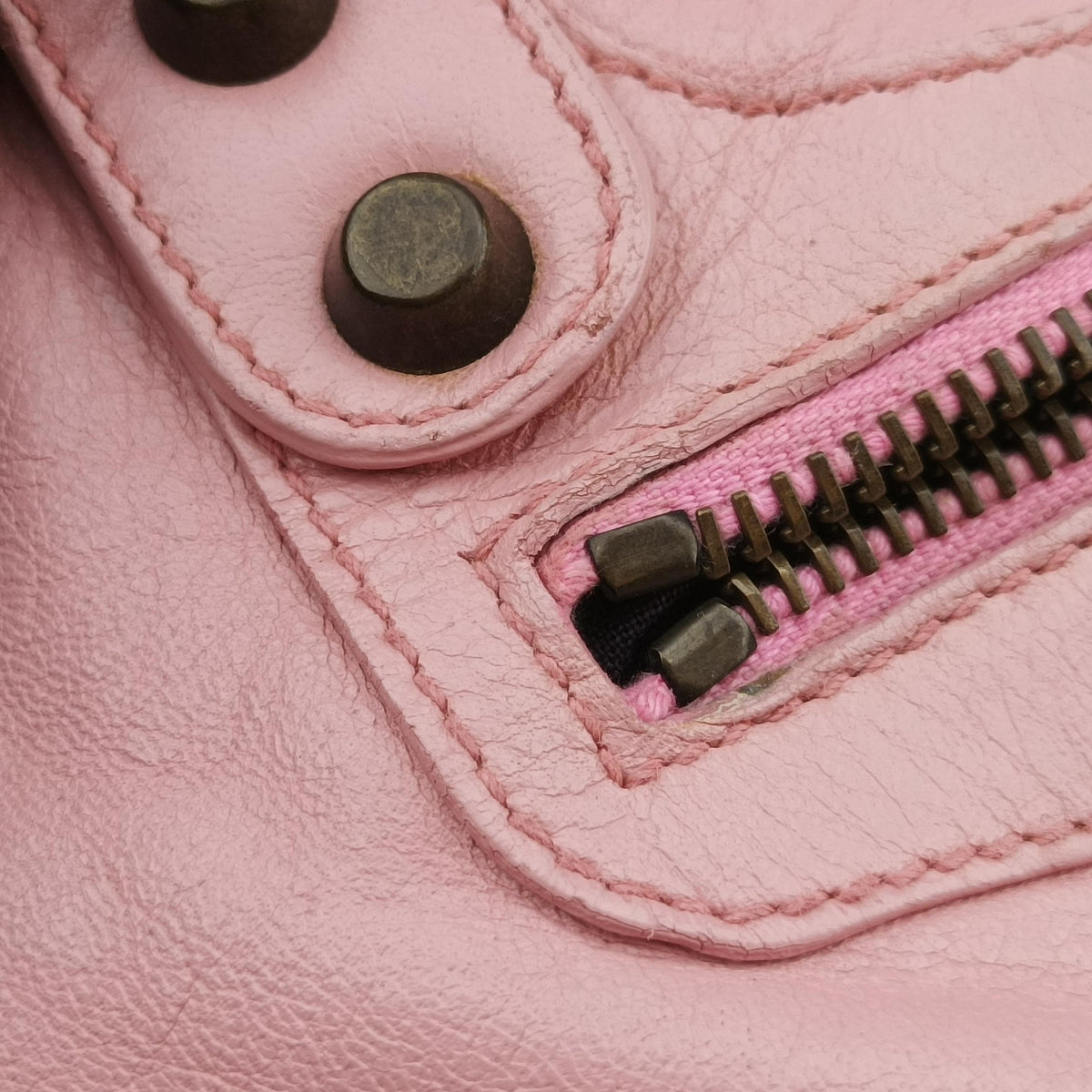 Pre-owned Balenciaga Giant City Pink lambskin  shoulderbag | stylenewstar
