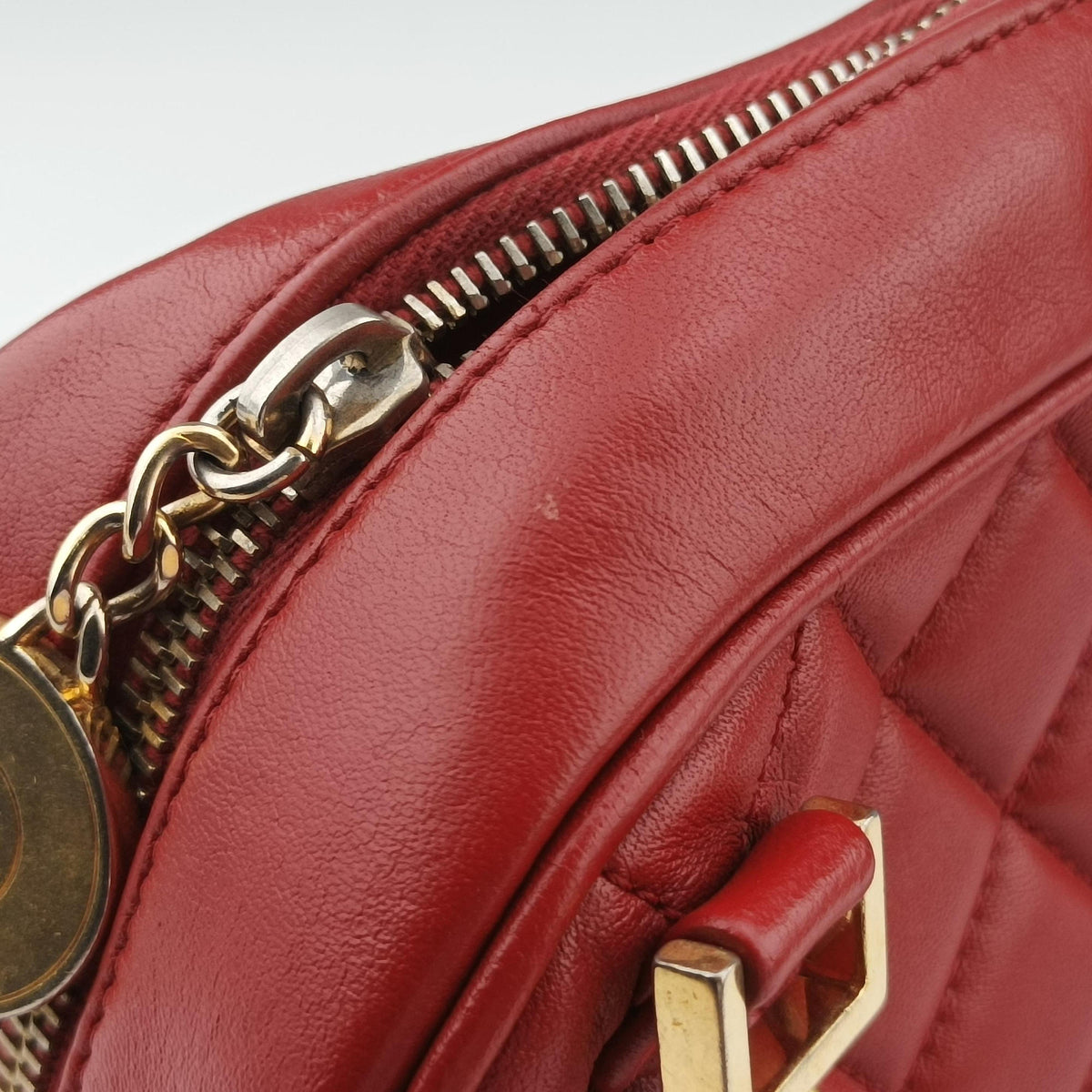 Pre-owned Chanel Matelasse Red lambskin A67618 shoulderbag | stylenewstar