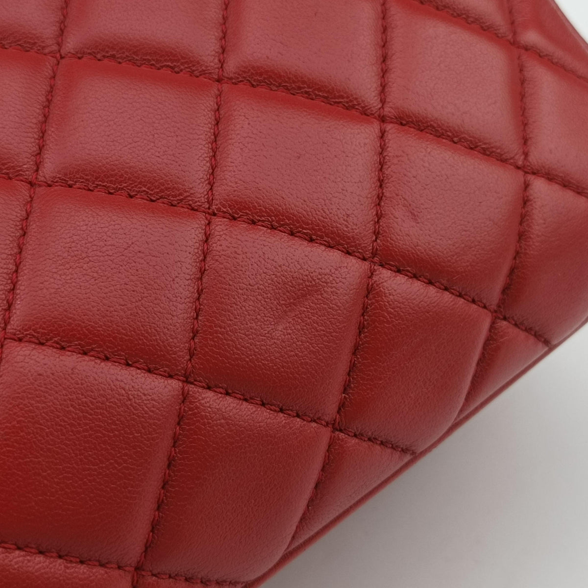 Pre-owned Chanel Matelasse Red lambskin A67618 shoulderbag | stylenewstar