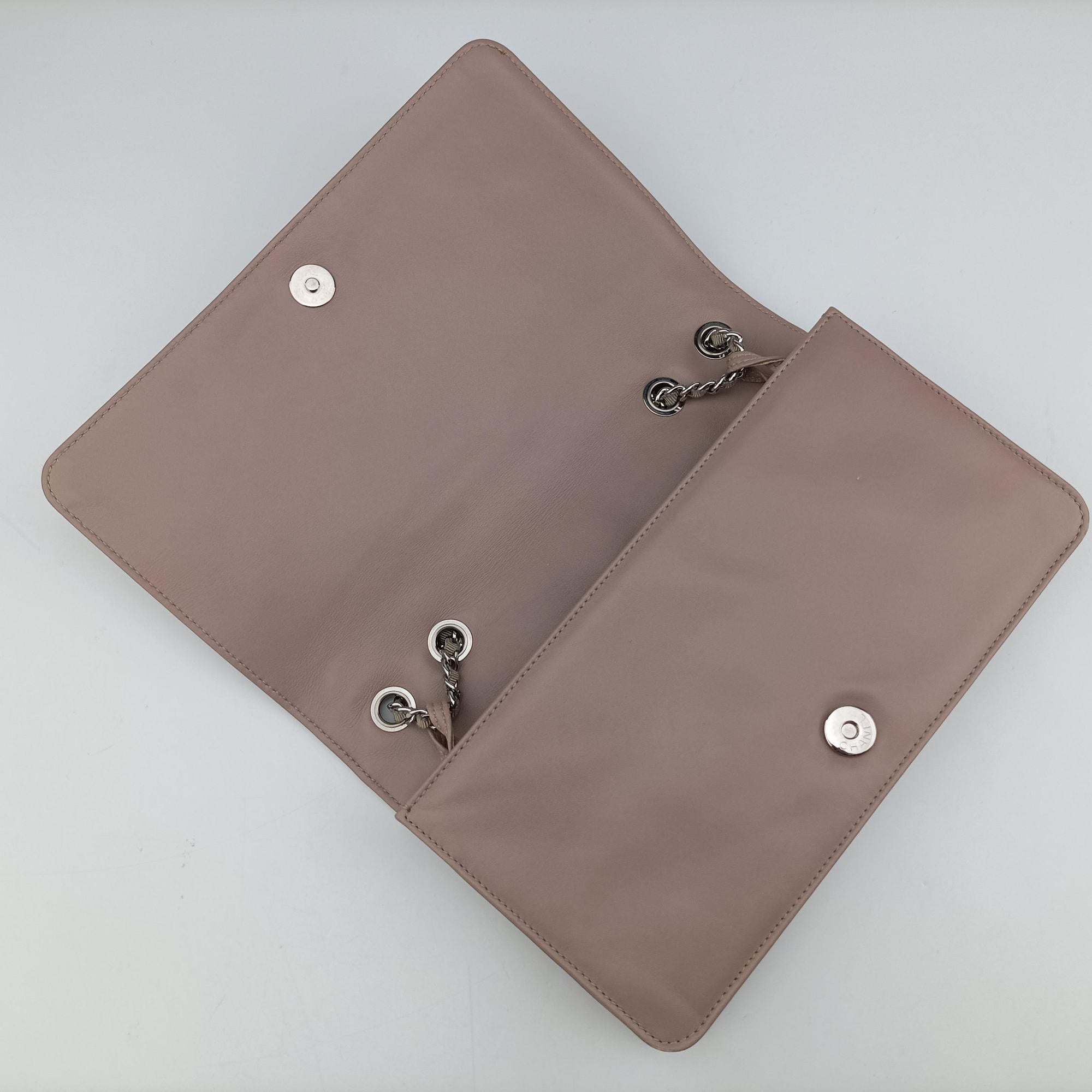 Secondhand Chanel Lipstick Beige Enamel A66936 shoulderbag | stylenewstar
