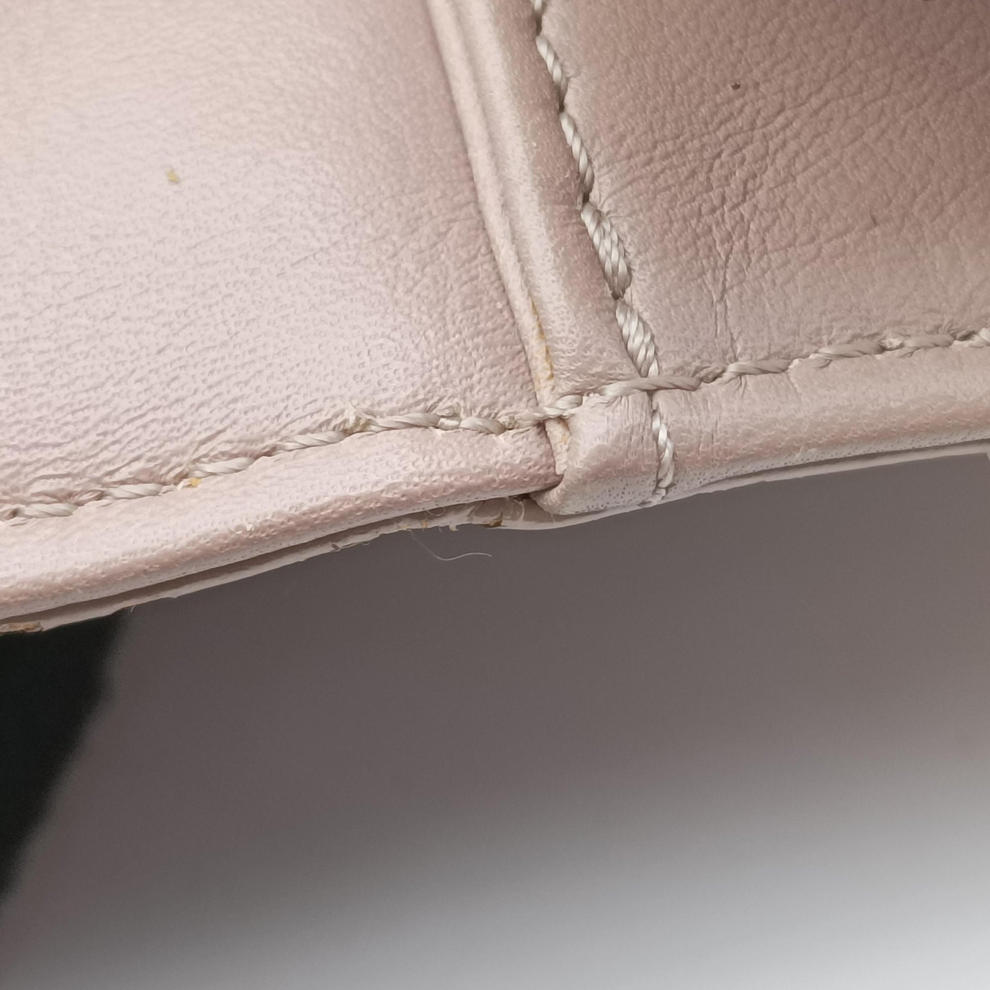 Secondhand Chanel Lipstick Beige Enamel A66936 shoulderbag | stylenewstar