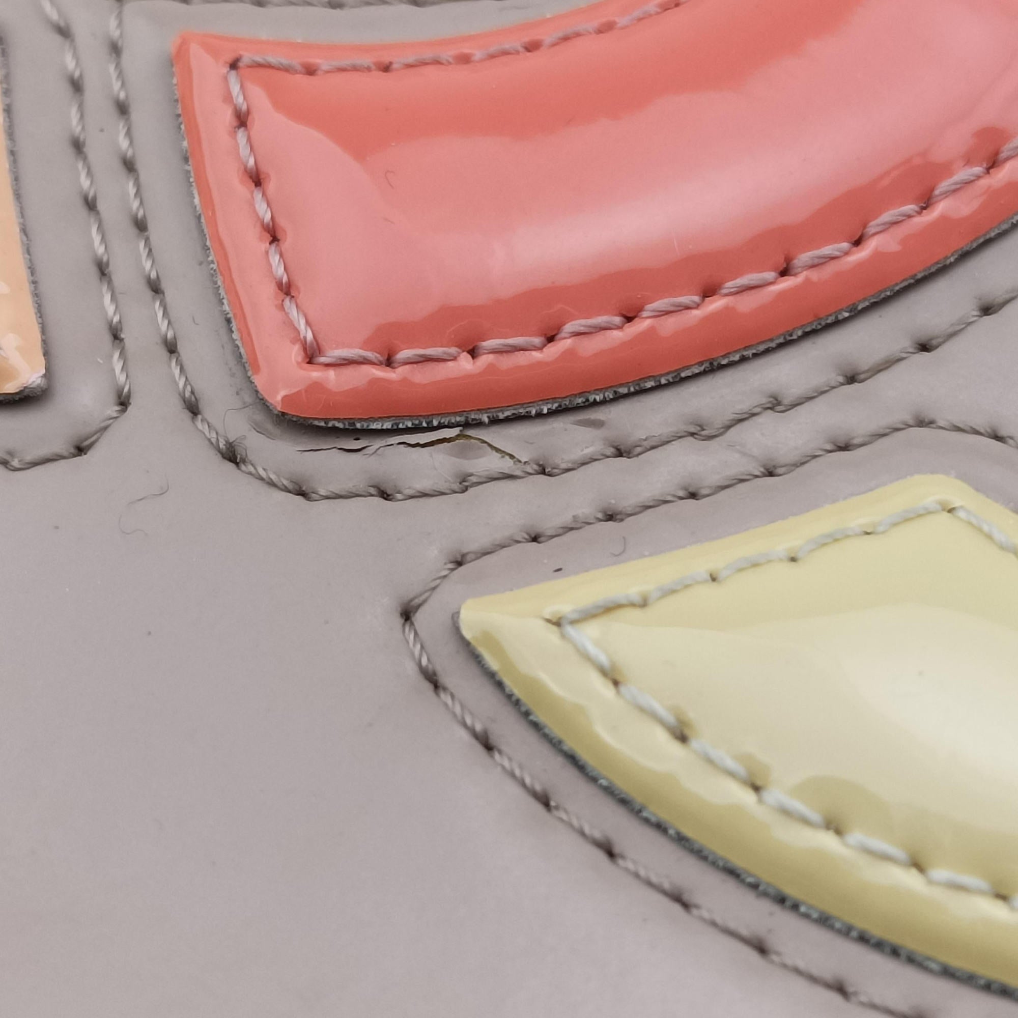 Secondhand Chanel Lipstick Beige Enamel A66936 shoulderbag | stylenewstar