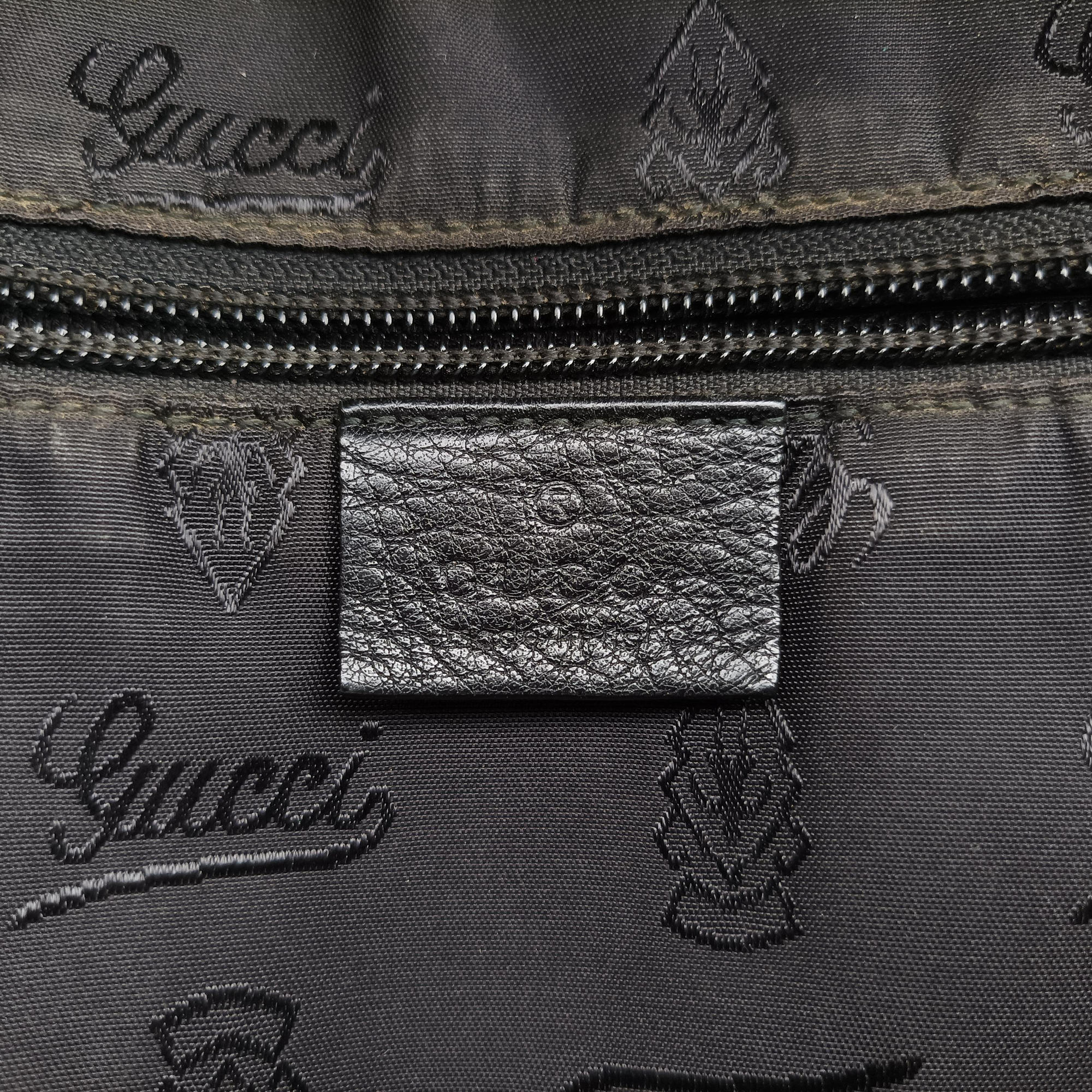Pre-owned Gucci Diamante Black Leather 208463 handbag | stylenewstar