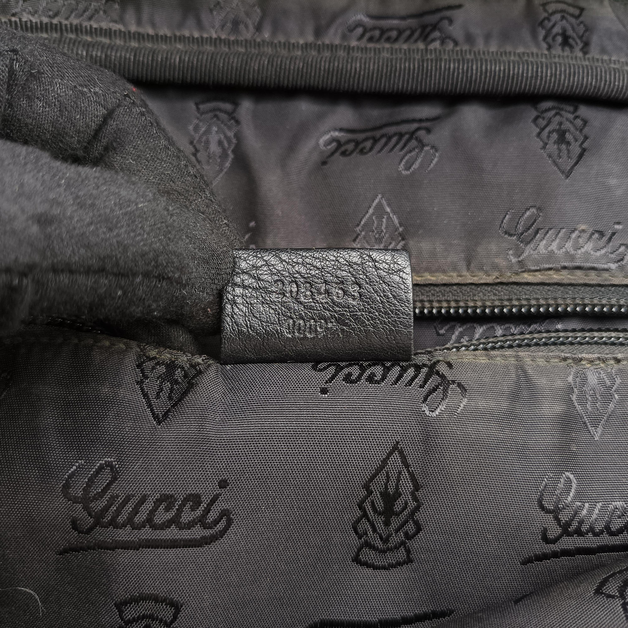 Pre-owned Gucci Diamante Black Leather 208463 handbag | stylenewstar