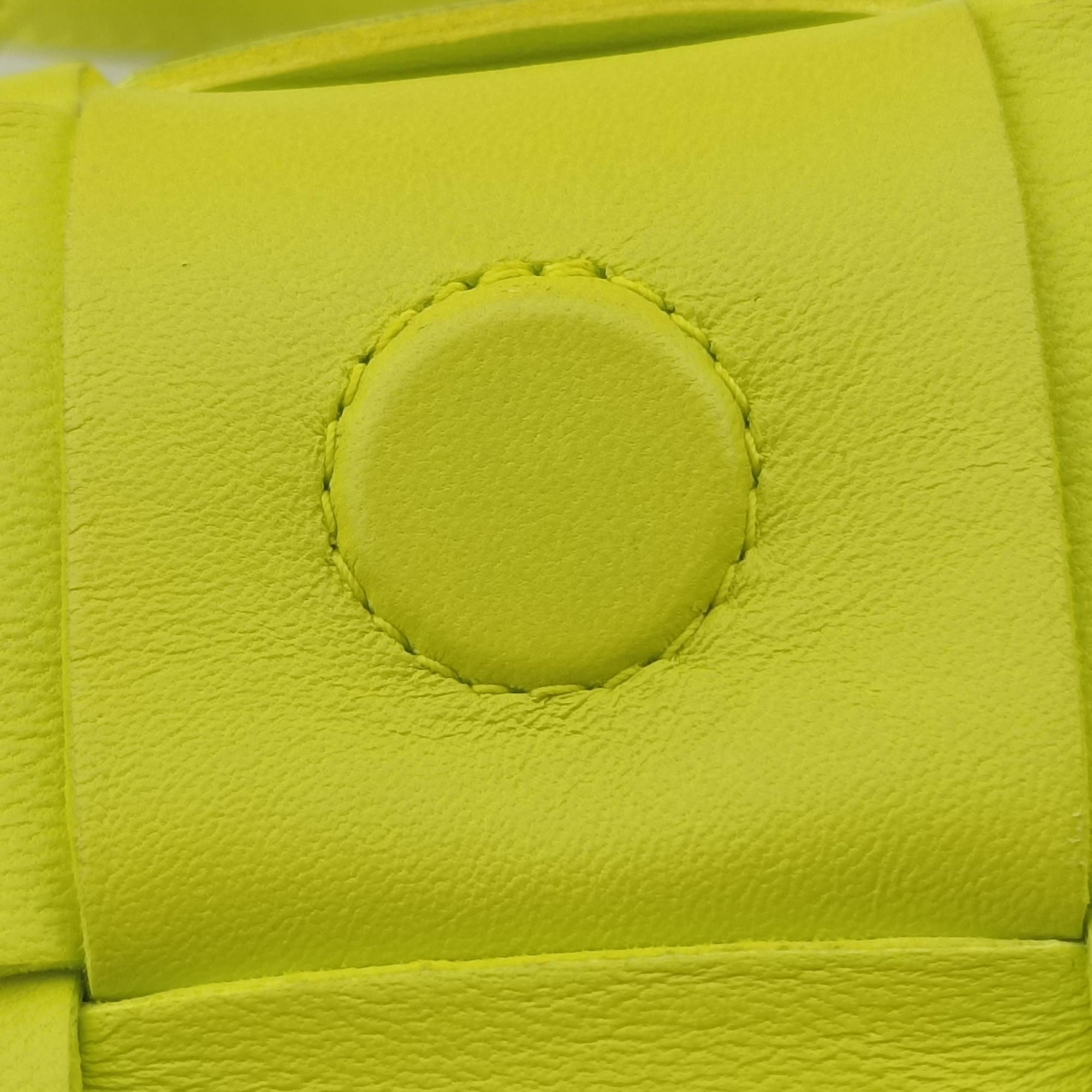 Pre-owned Bottega Veneta cassette Green lambskin  shoulderbag | stylenewstar