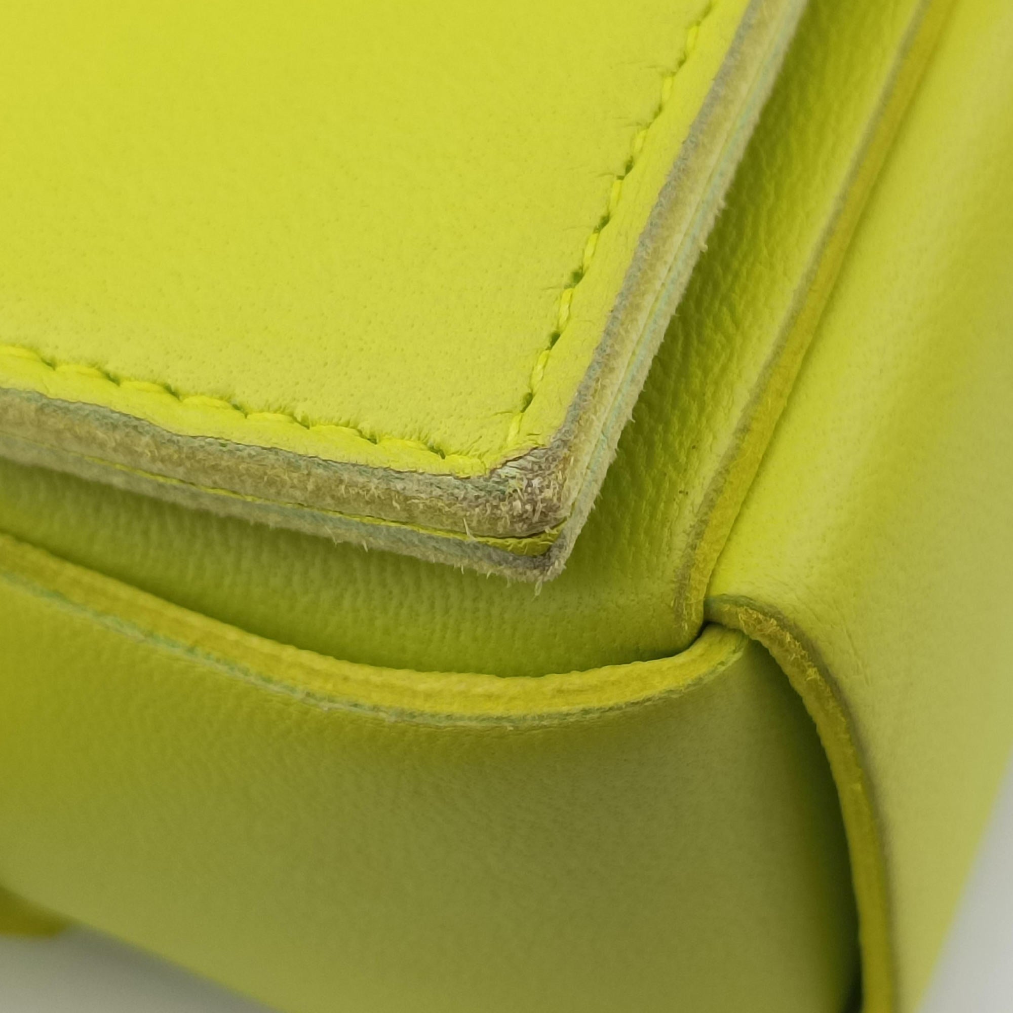 Pre-owned Bottega Veneta cassette Green lambskin  shoulderbag | stylenewstar