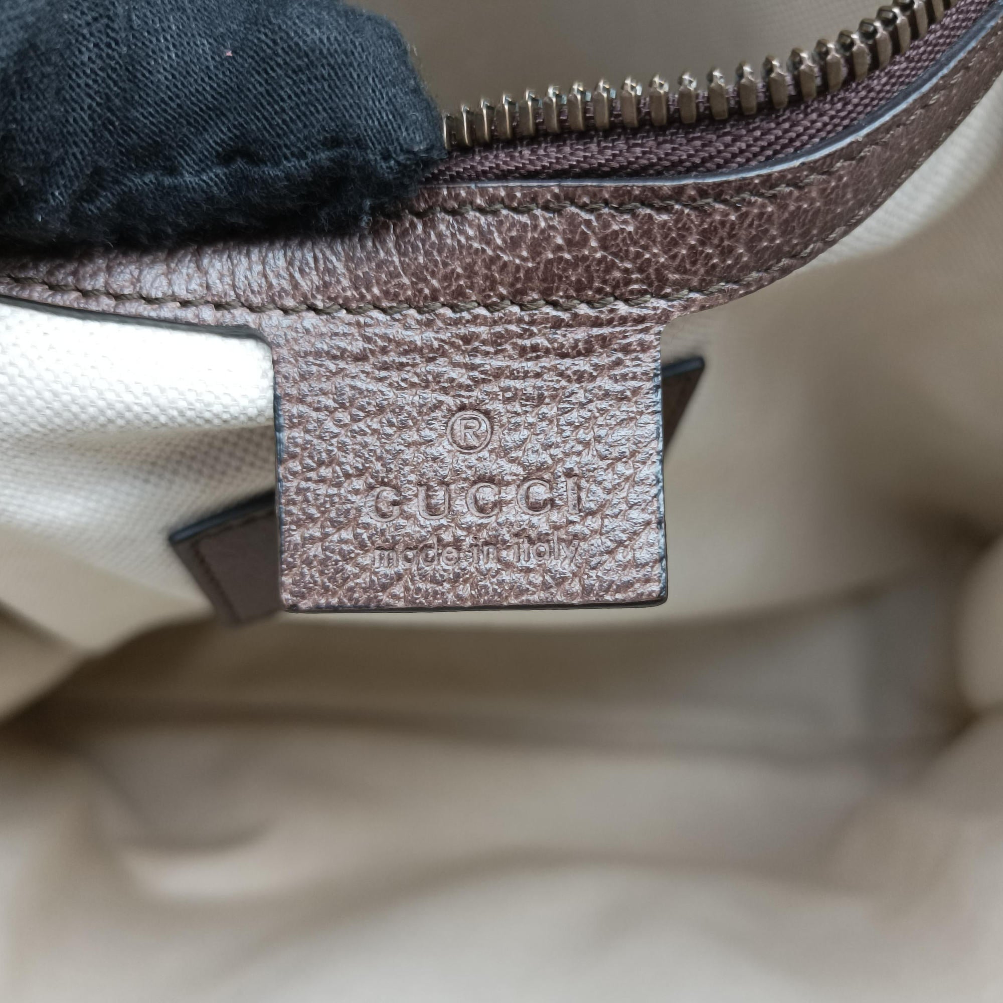 Pre-owned Gucci GG Supreme Bee Multicolour PVC coated canvas × suede 450950 shoulderbag | stylenewstar
