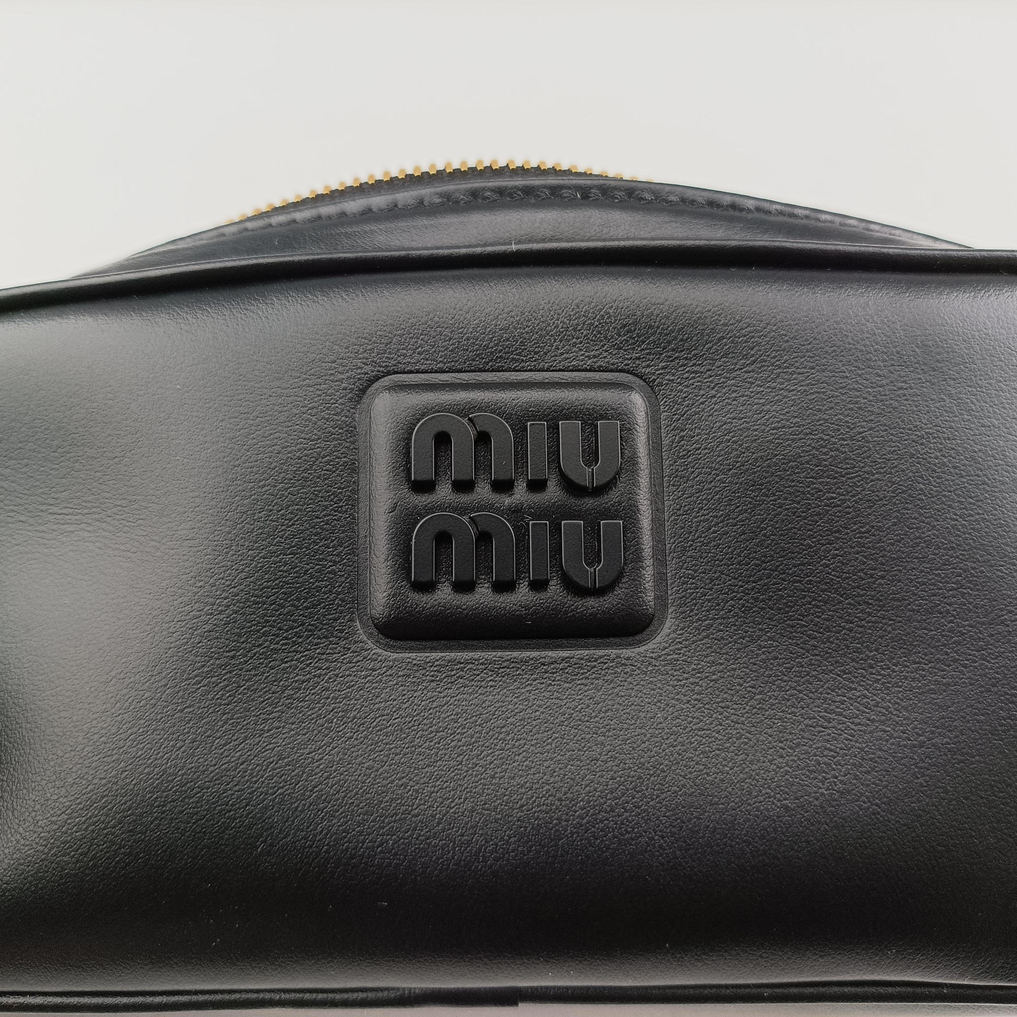 Secondhand Miu Miu Logo belt Black leather  bum bag/waist bag | stylenewstar