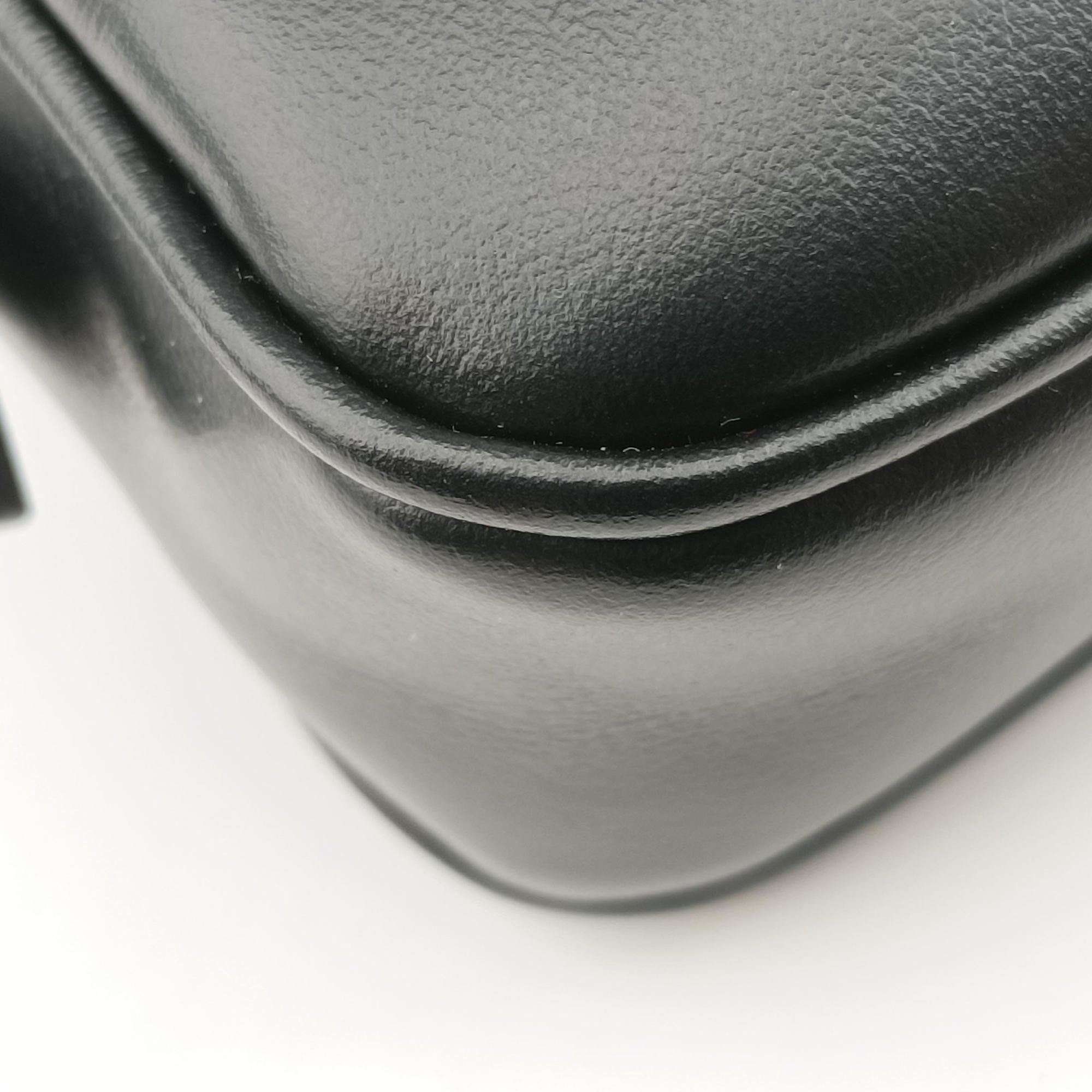 Secondhand Miu Miu Logo belt Black leather  bum bag/waist bag | stylenewstar