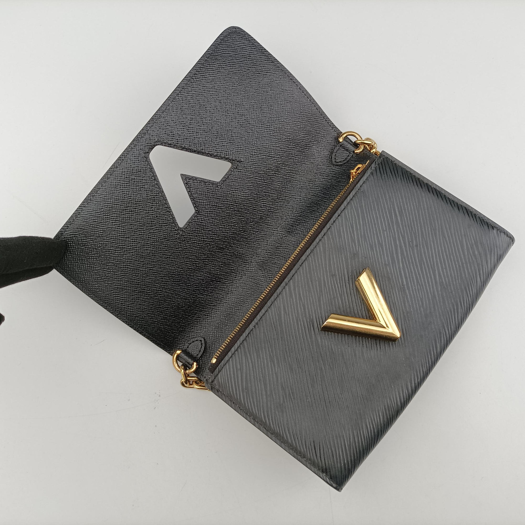 Secondhand Louis Vuitton Twist Noir x Multicolour EPI M64798 shoulderbag | stylenewstar
