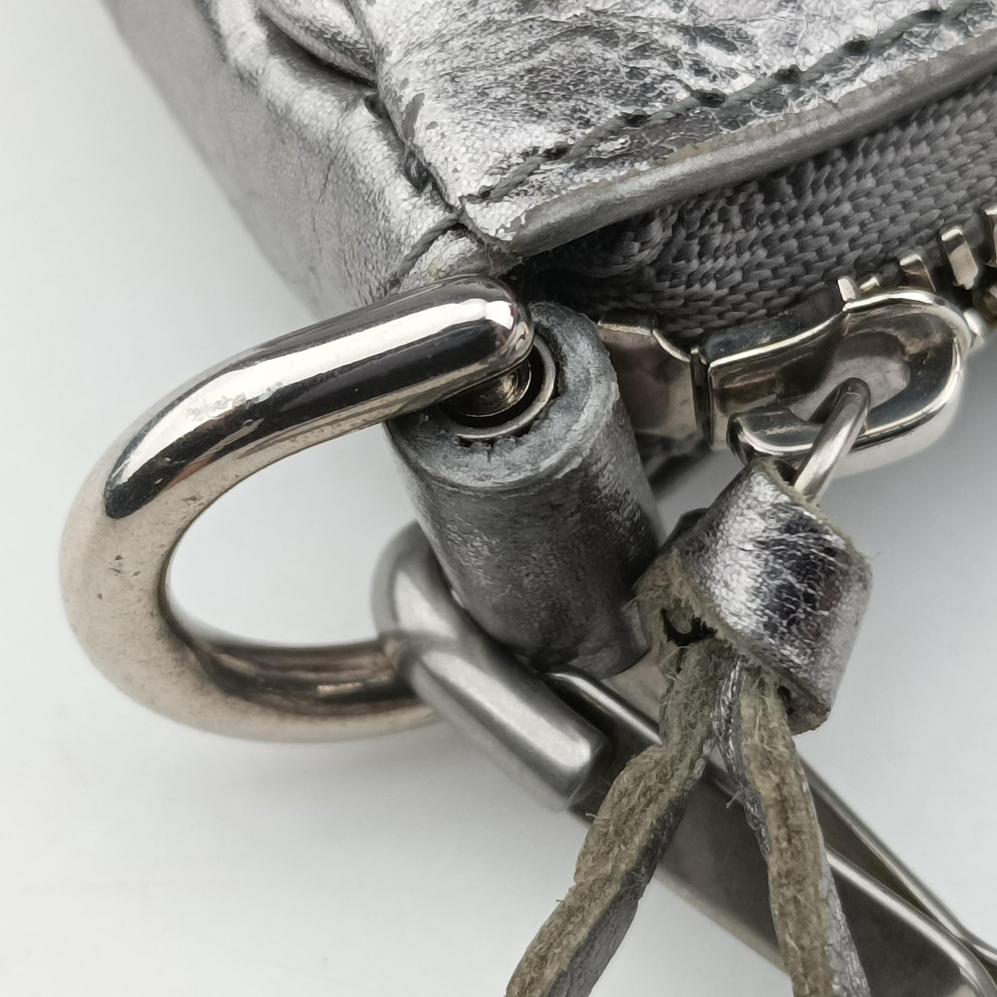 Pre-owned Balenciaga Le Cagole mini Silver lambskin  shoulderbag | stylenewstar