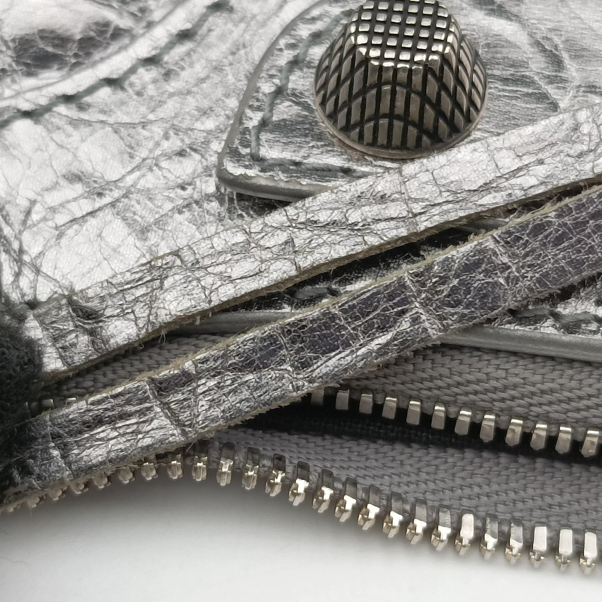 Pre-owned Balenciaga Le Cagole mini Silver lambskin  shoulderbag | stylenewstar