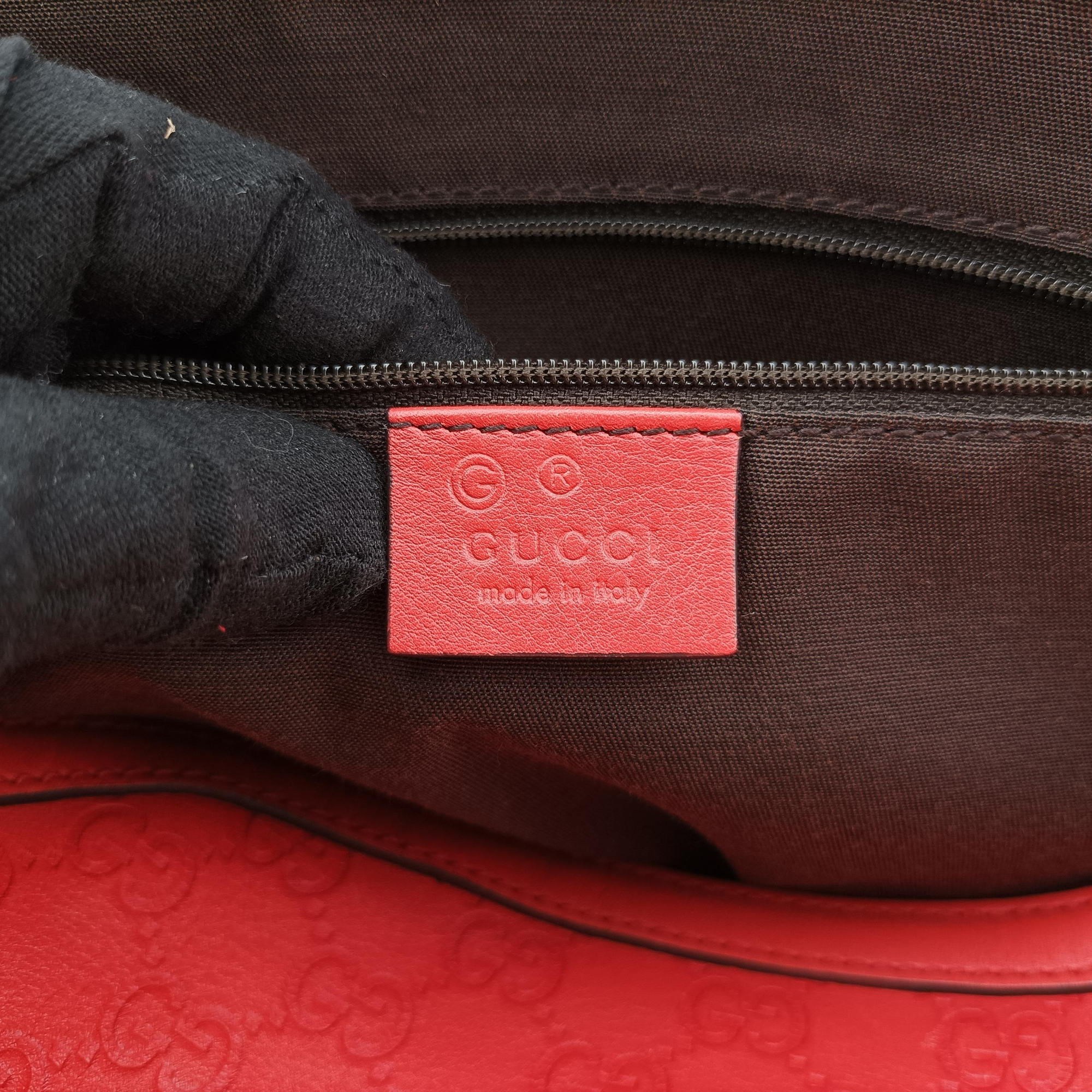 Pre-owned Gucci Microguccissima dome Red Leather 420023 shoulderbag | stylenewstar
