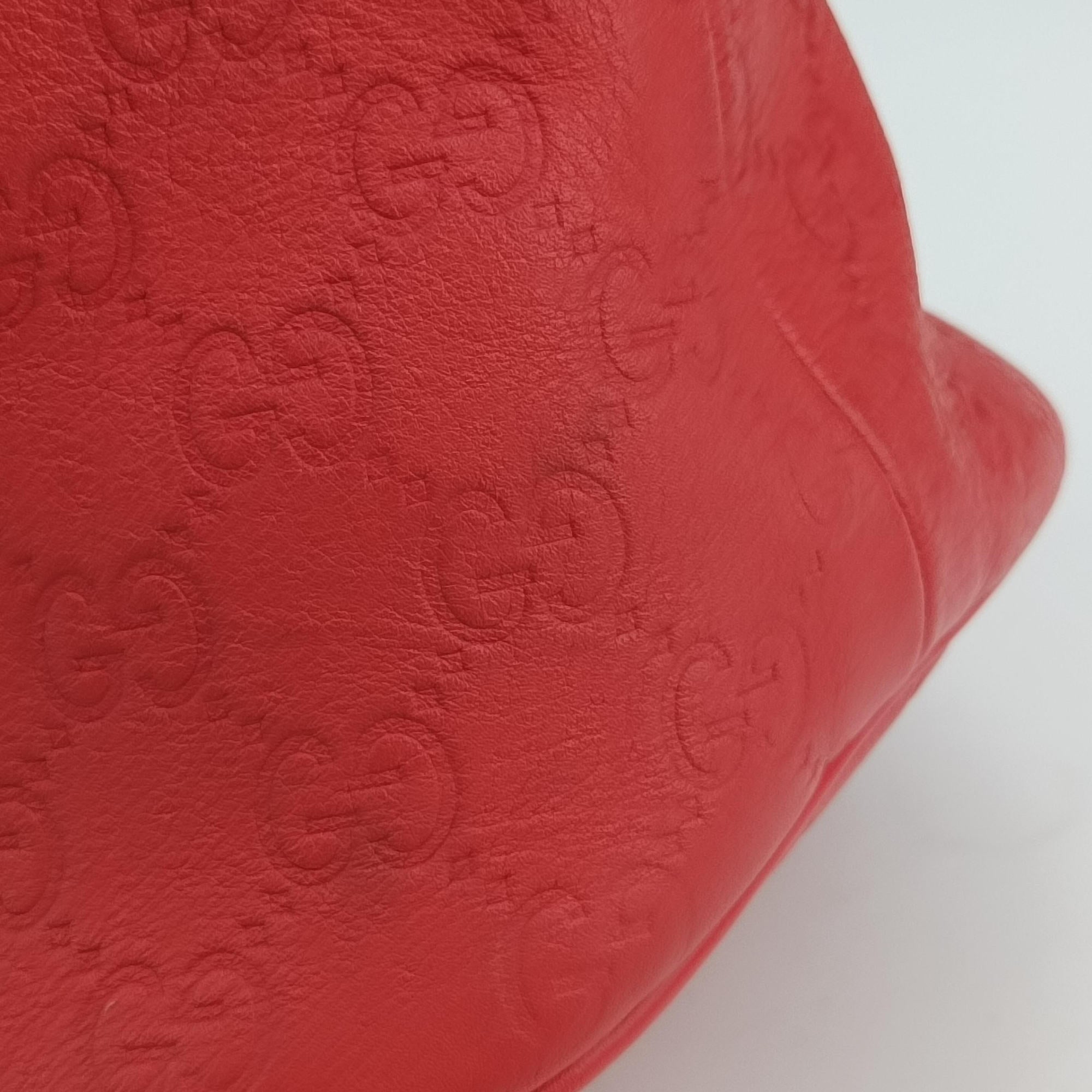 Pre-owned Gucci Microguccissima dome Red Leather 420023 shoulderbag | stylenewstar