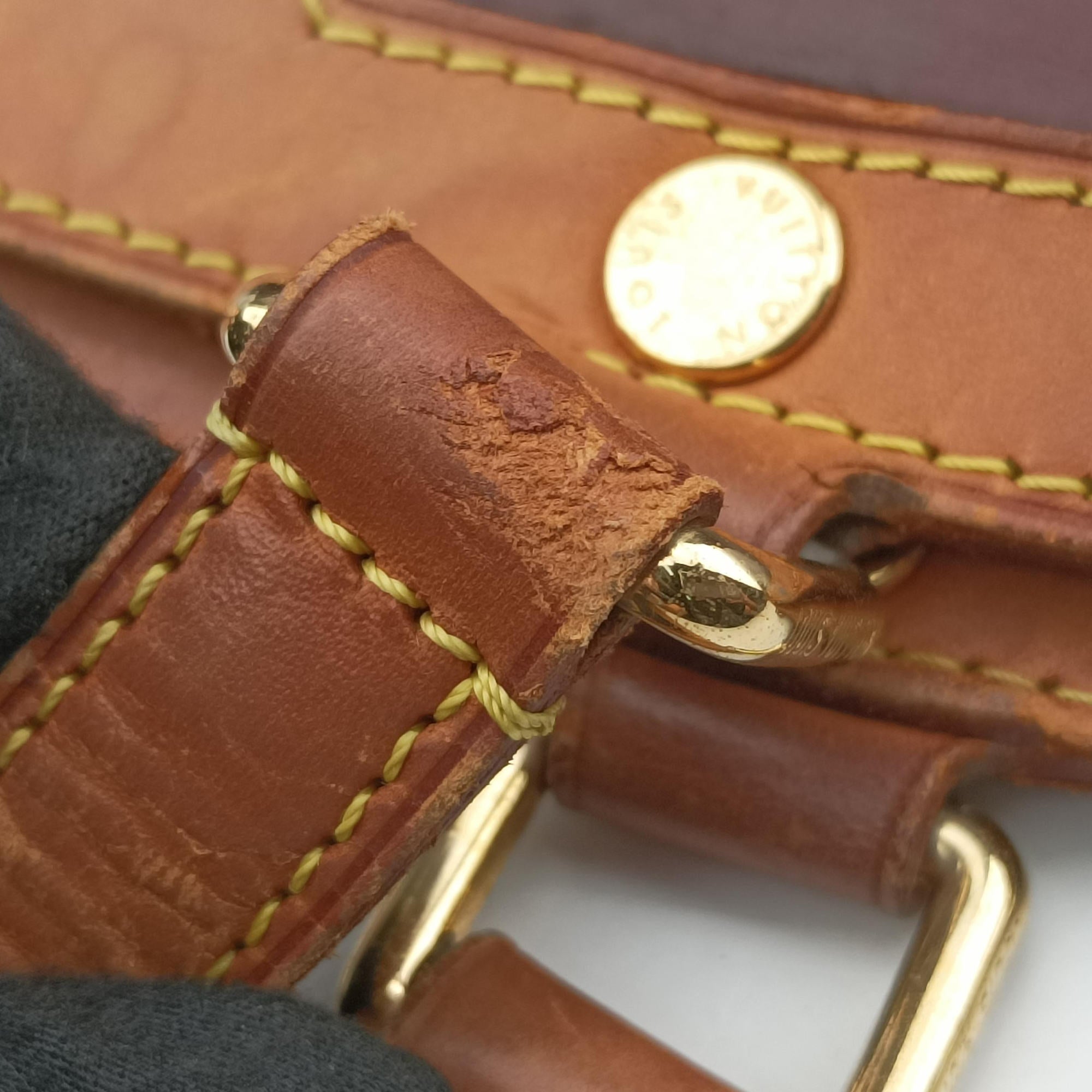 Secondhand Louis Vuitton Brea MM AMARANTE Vernis M91619 handbag | stylenewstar