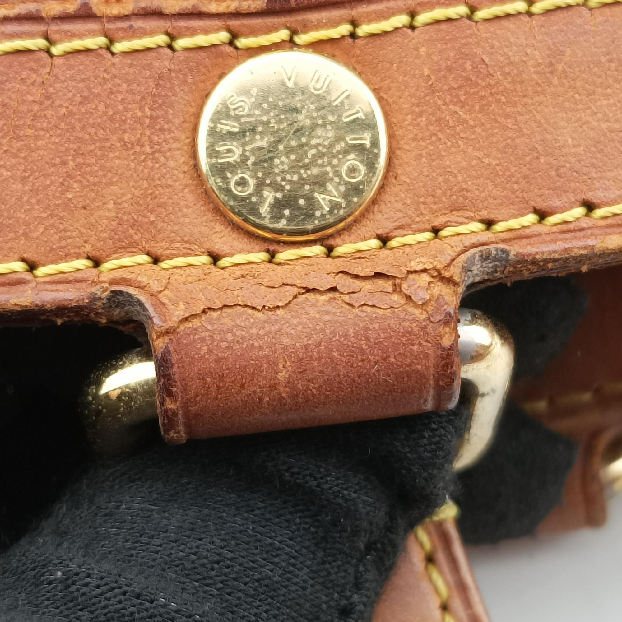 Secondhand Louis Vuitton Brea MM AMARANTE Vernis M91619 handbag | stylenewstar