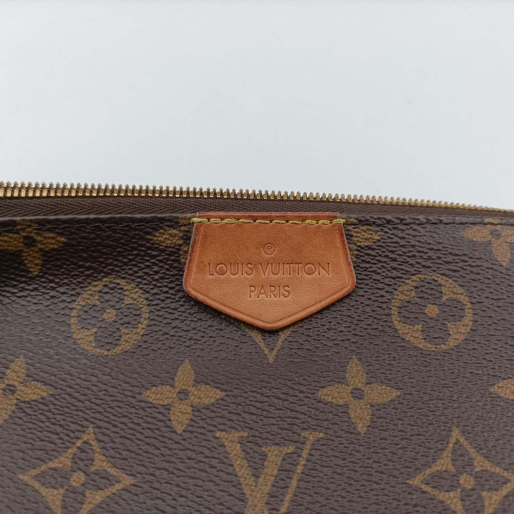 Secondhand Louis Vuitton MULTI POCHETTE ACCESSOIRES brown×khaki Monogram Canvas M44840 shoulderbag | stylenewstar