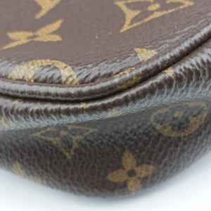 Secondhand Louis Vuitton MULTI POCHETTE ACCESSOIRES brown×khaki Monogram Canvas M44840 shoulderbag | stylenewstar