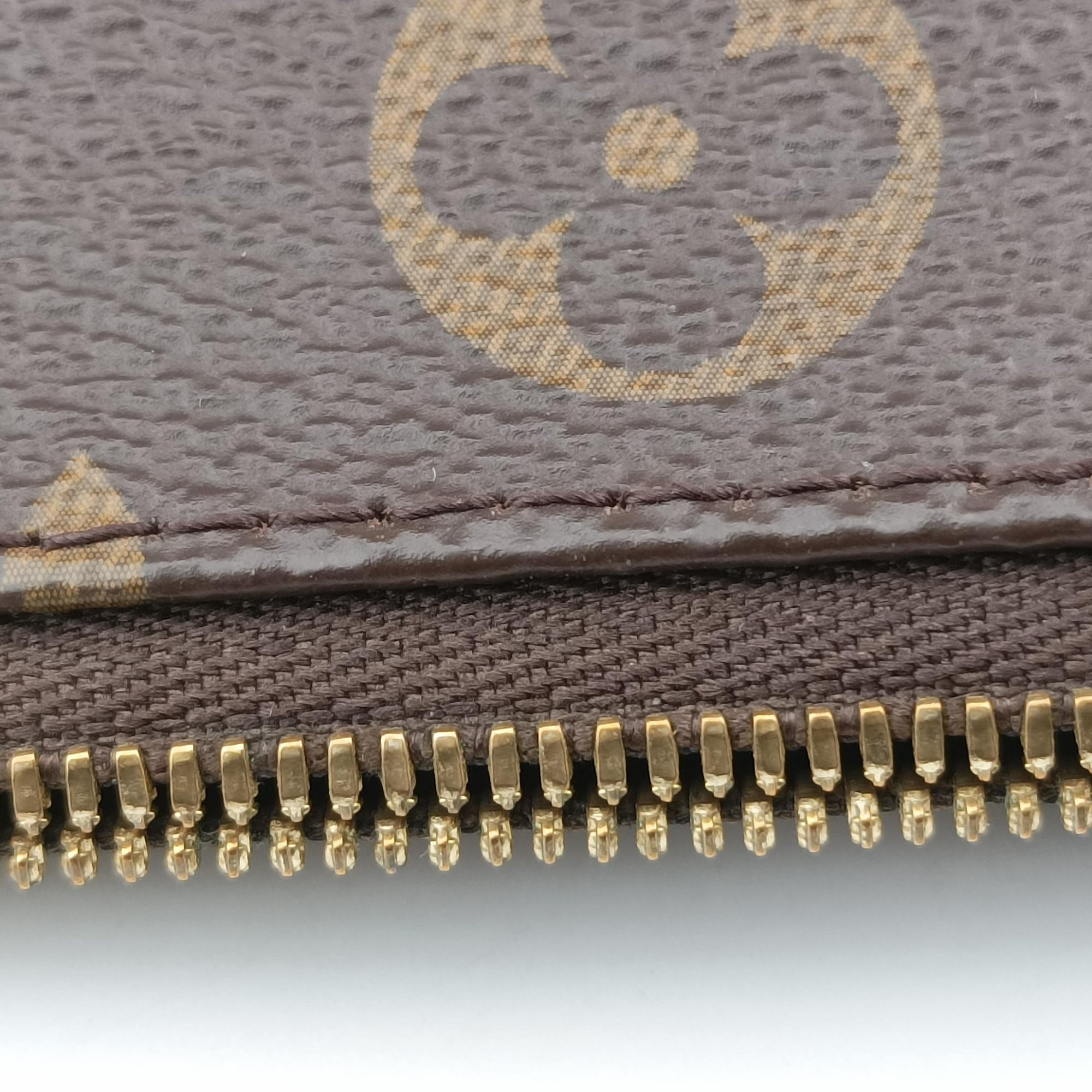 Secondhand Louis Vuitton MULTI POCHETTE ACCESSOIRES brown×khaki Monogram Canvas M44840 shoulderbag | stylenewstar