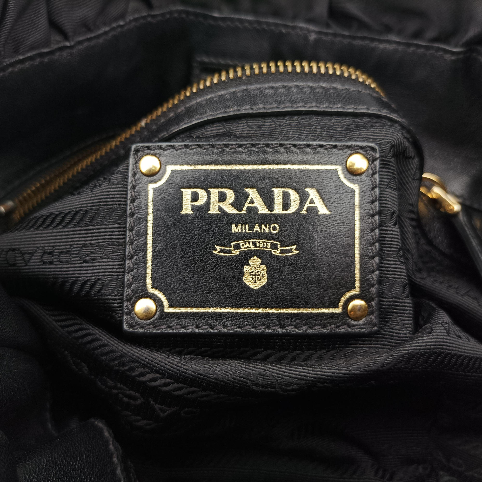 Secondhand Prada Gaufre Black Nylon BR4259 shoulderbag | stylenewstar