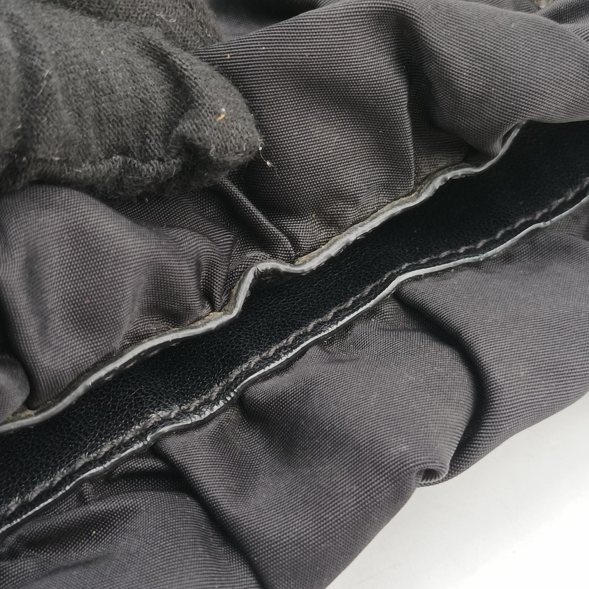 Secondhand Prada Gaufre Black Nylon BR4259 shoulderbag | stylenewstar