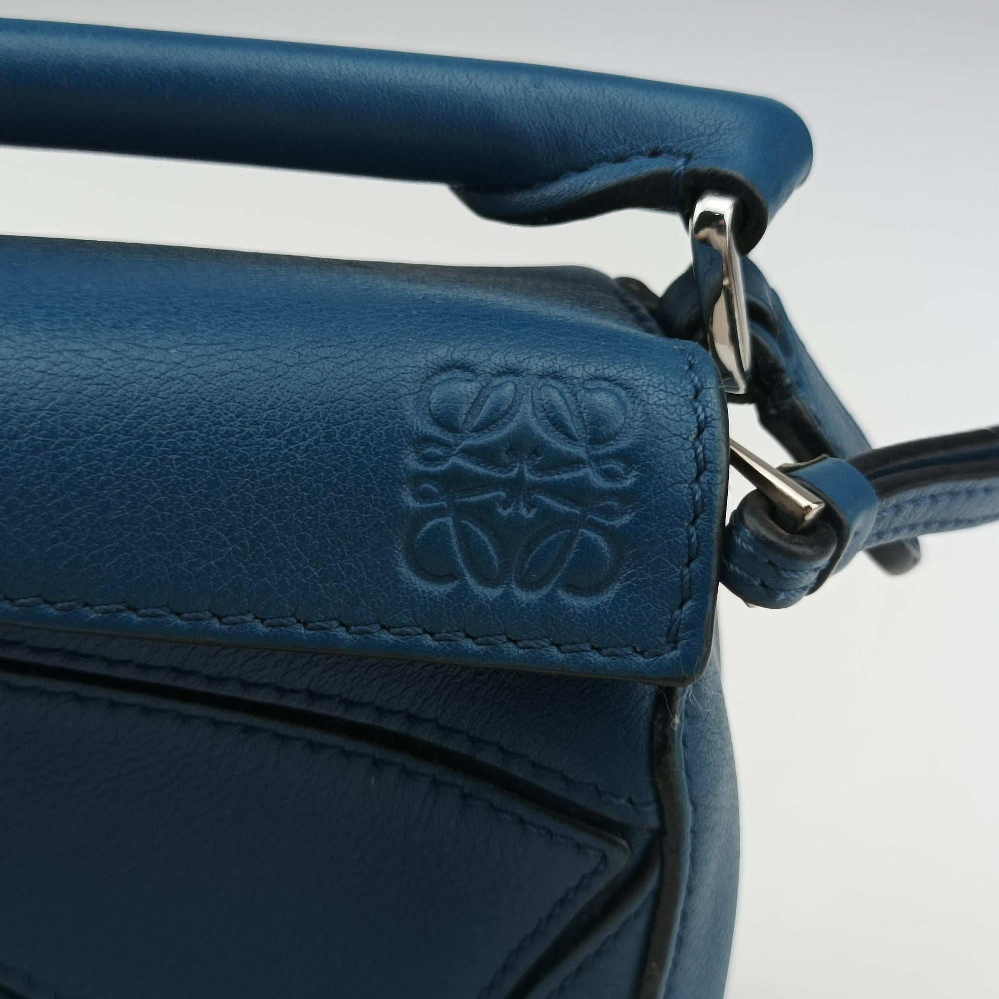 Pre-owned Loewe Puzzle mini Blue Leather  shoulderbag | stylenewstar