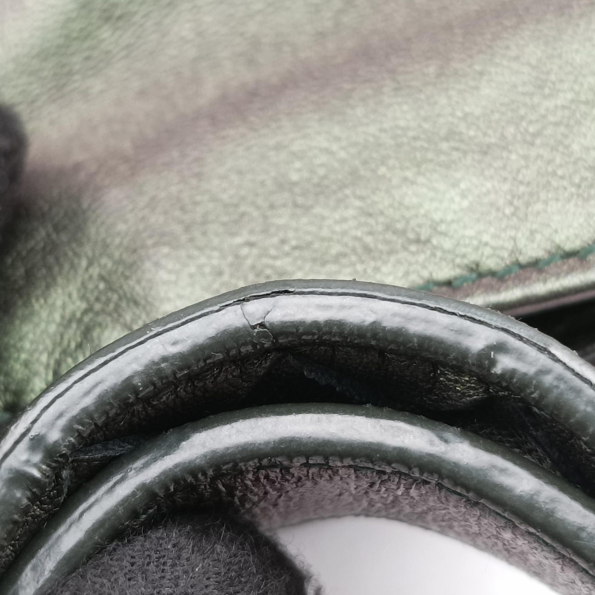 Secondhand Bottega Veneta Iridescent Scarabee Iridescent Multi Pocket Tote  Iridescent Green Leather  shoulderbag | stylenewstar