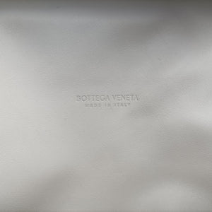 Secondhand Bottega Veneta THE Chain Pouch White lambskin  shoulderbag | stylenewstar
