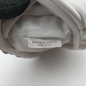 Secondhand Bottega Veneta THE Chain Pouch White lambskin  shoulderbag | stylenewstar