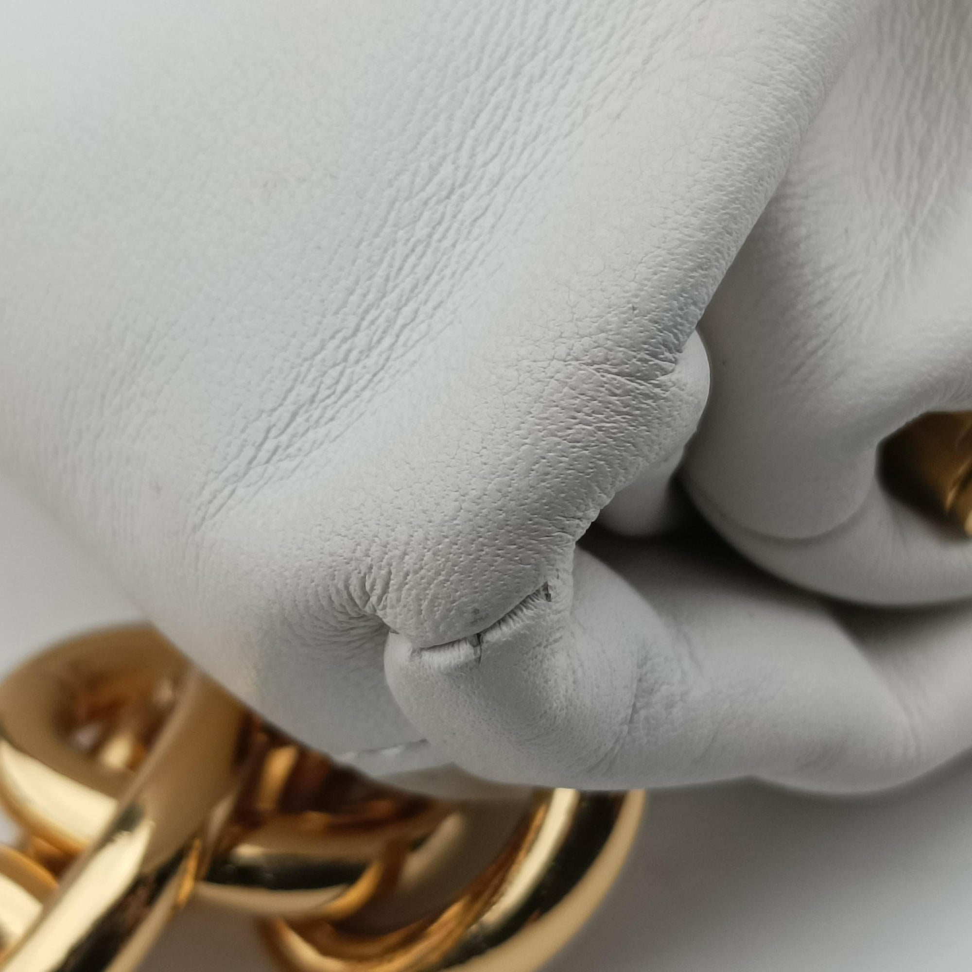 Secondhand Bottega Veneta THE Chain Pouch White lambskin  shoulderbag | stylenewstar