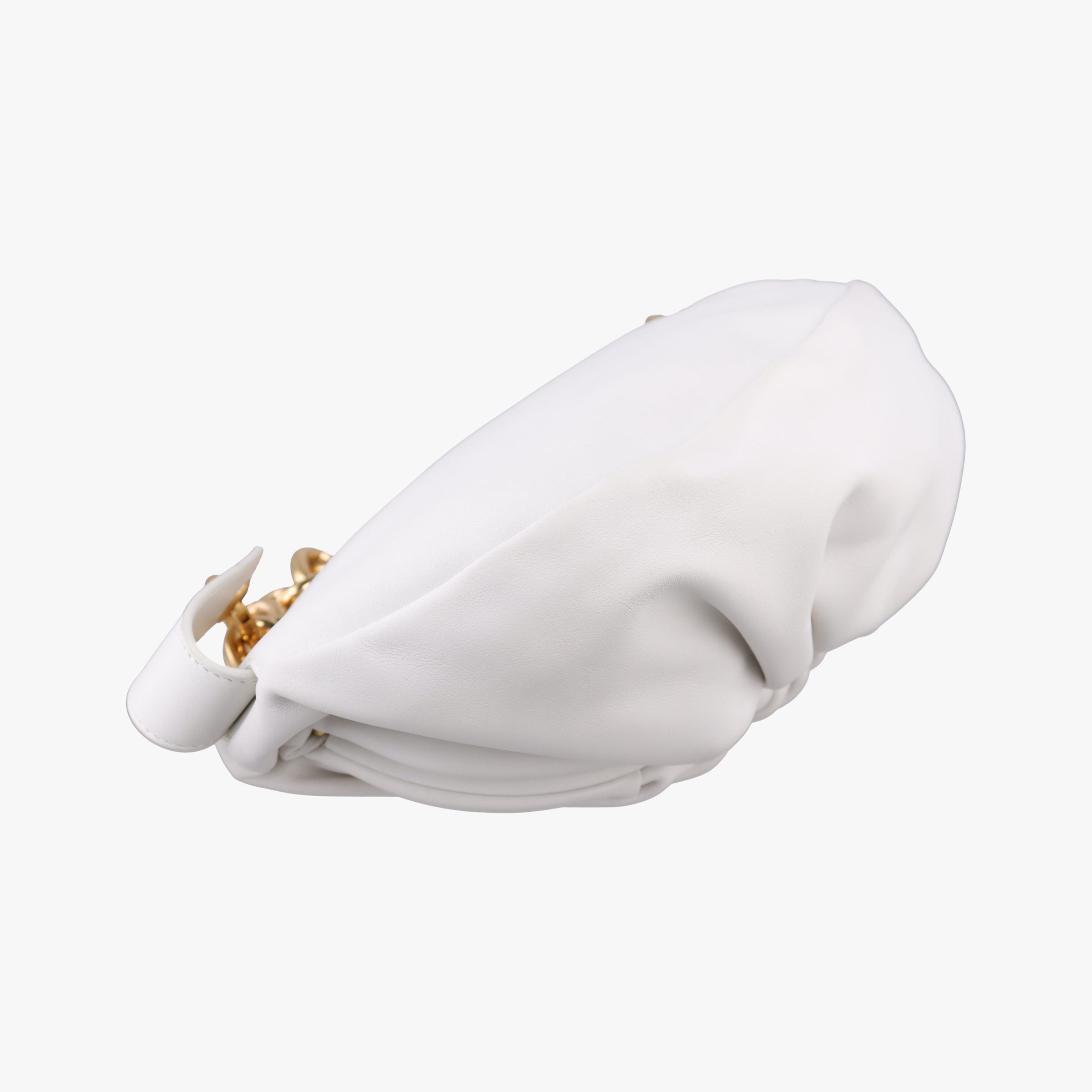 Secondhand Bottega Veneta THE Chain Pouch White lambskin  shoulderbag | stylenewstar