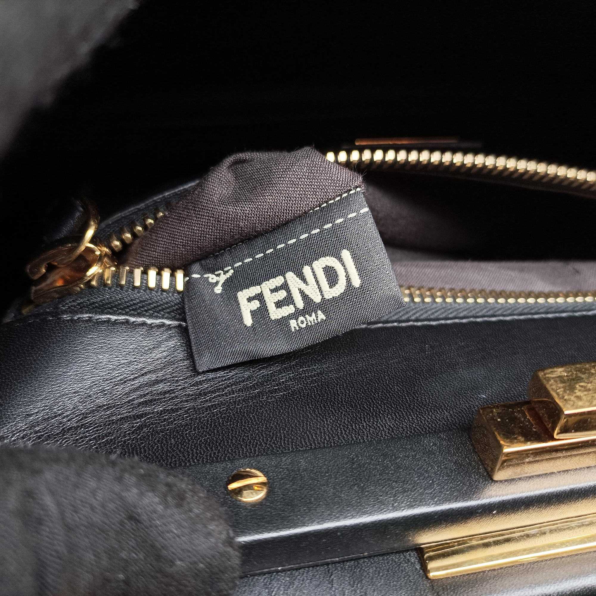 Pre-owned Fendi PEEKABOO Black Leather 8BN226 shoulderbag | stylenewstar