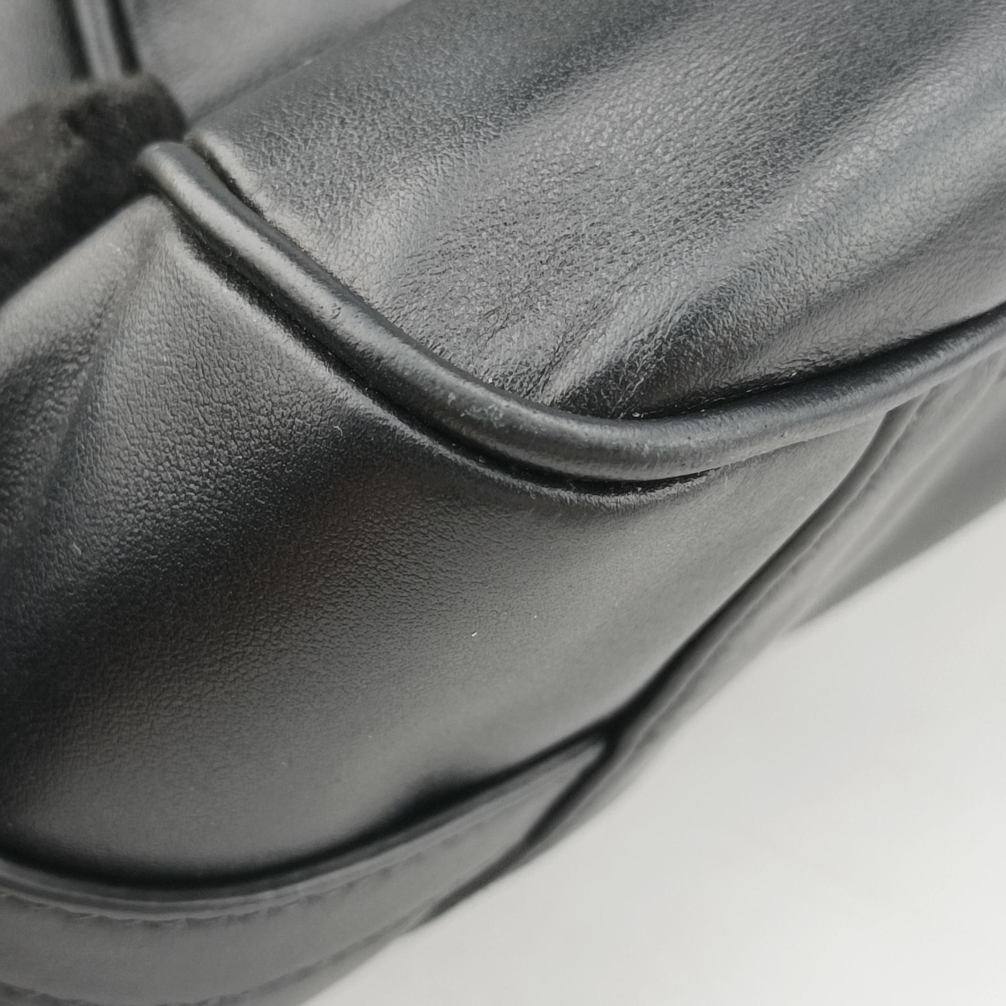 Pre-owned Prada Vitello Daino Logo Black Leather BN1903 shoulderbag | stylenewstar