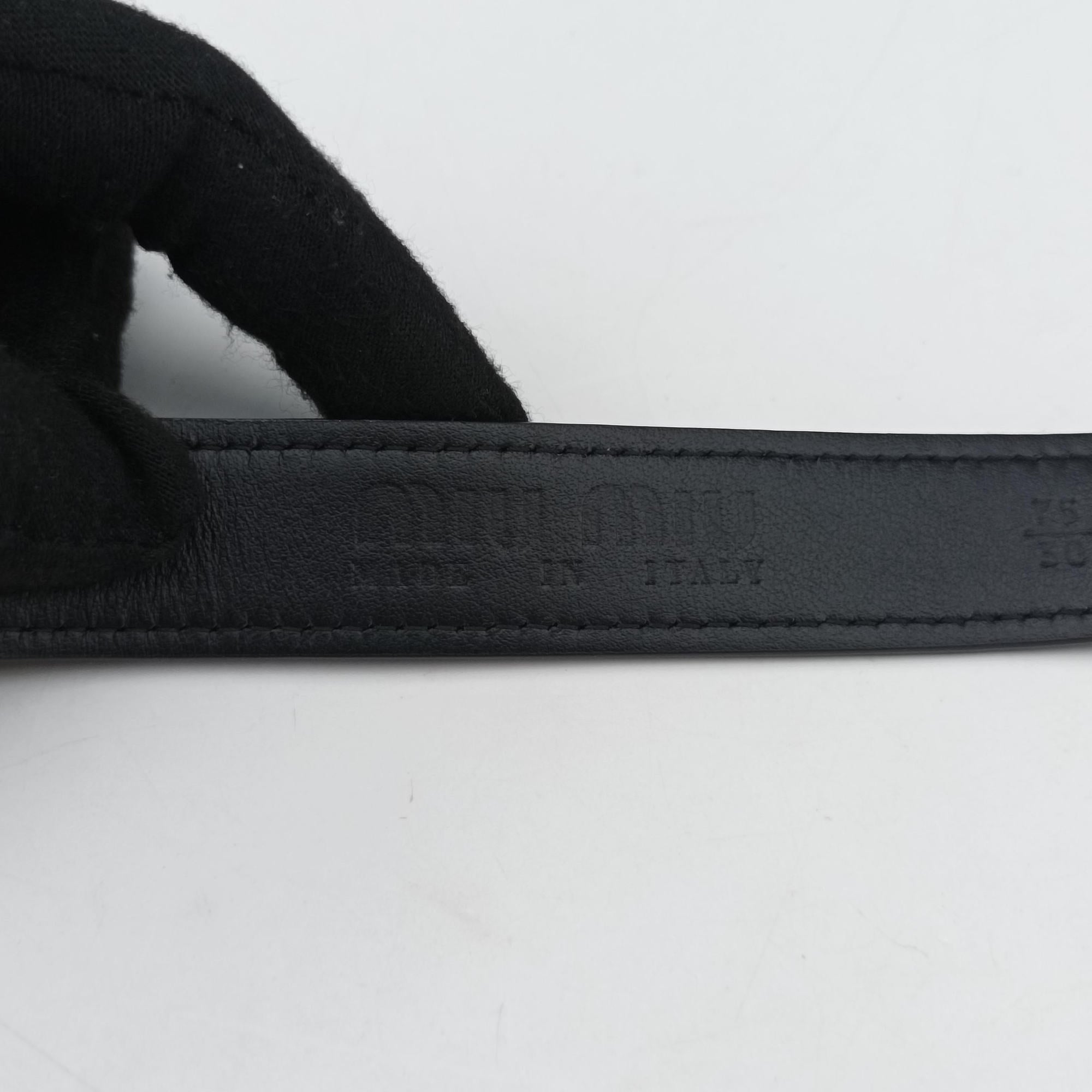 Pre-owned Miu Miu Logo belt Black leather  bum bag/waist bag | stylenewstar