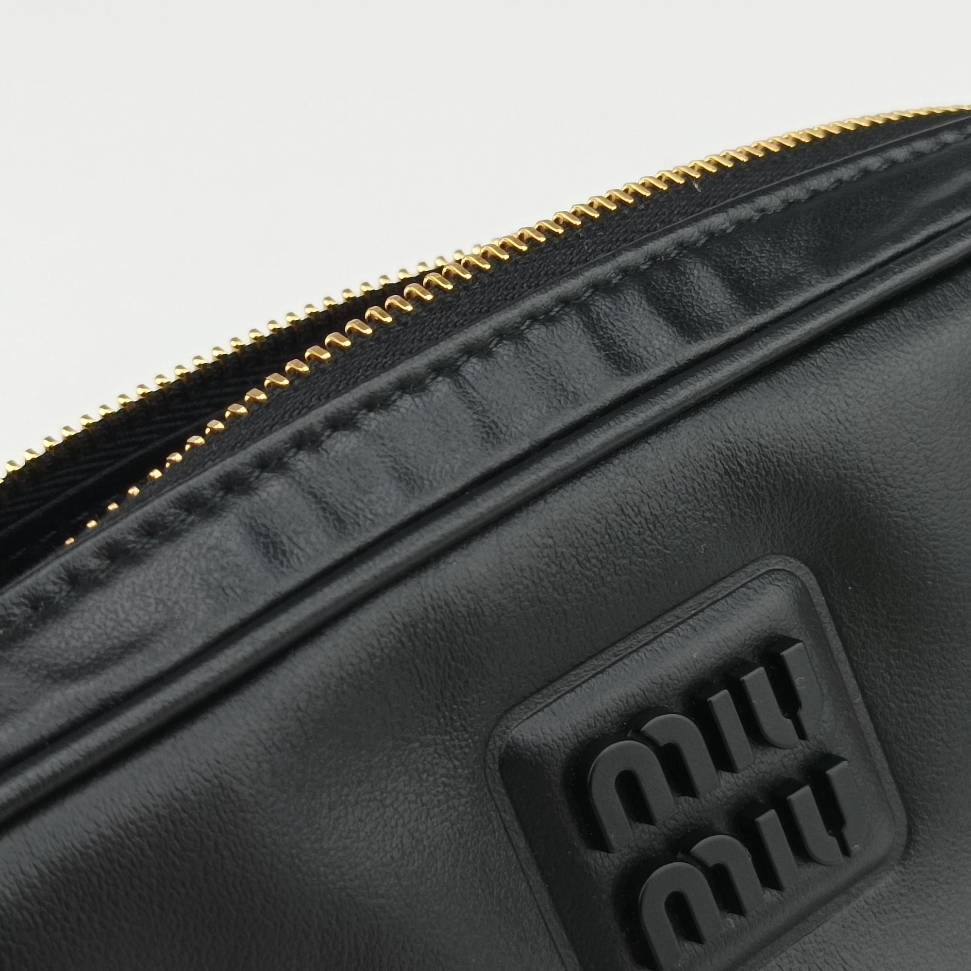 Pre-owned Miu Miu Logo belt Black leather  bum bag/waist bag | stylenewstar