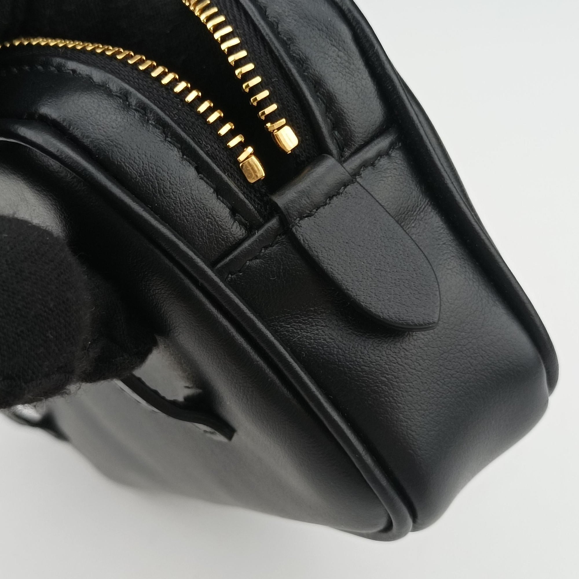 Pre-owned Miu Miu Logo belt Black leather  bum bag/waist bag | stylenewstar
