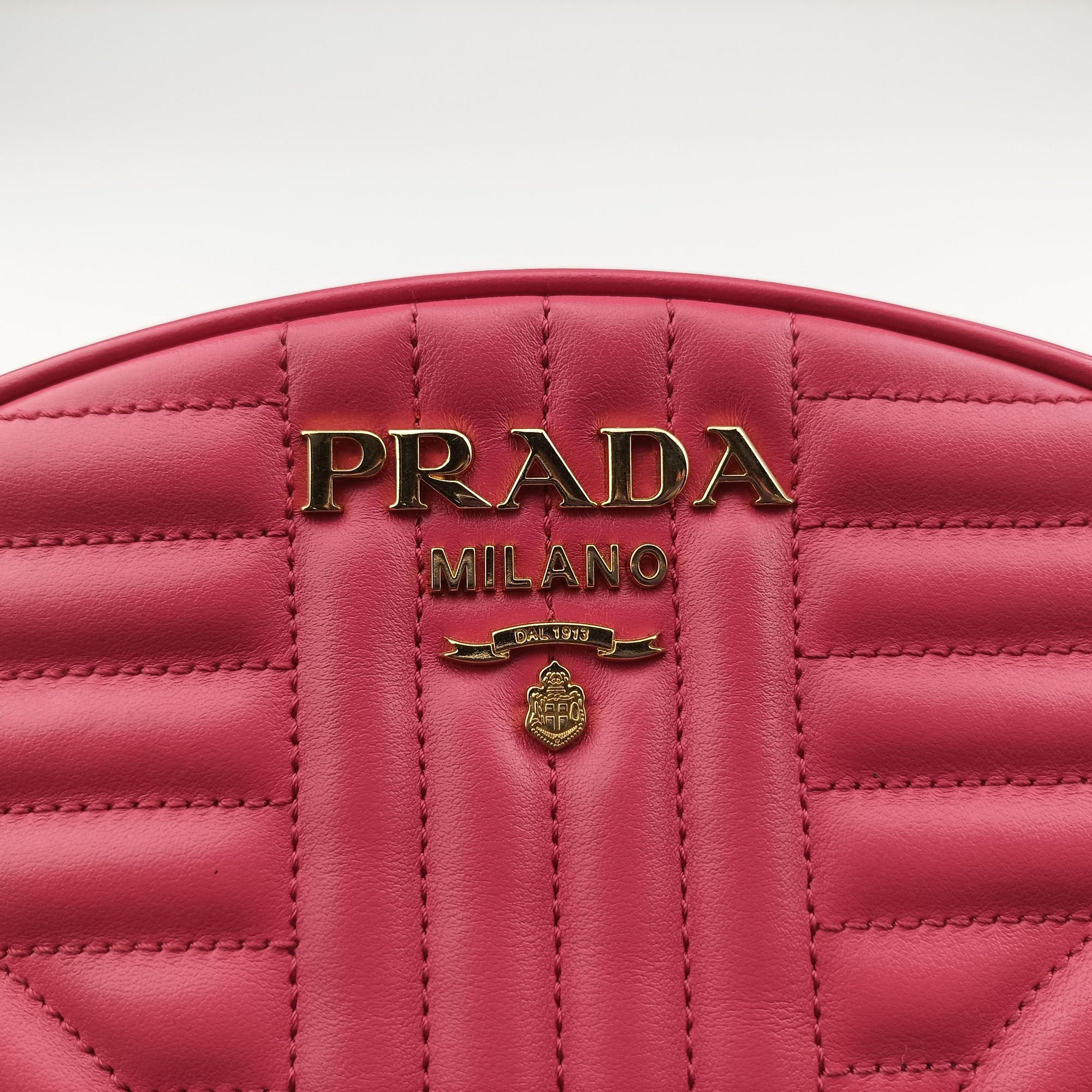 Secondhand Prada Impunture Diagramme Oval Pink leather 1BH131 shoulderbag | stylenewstar