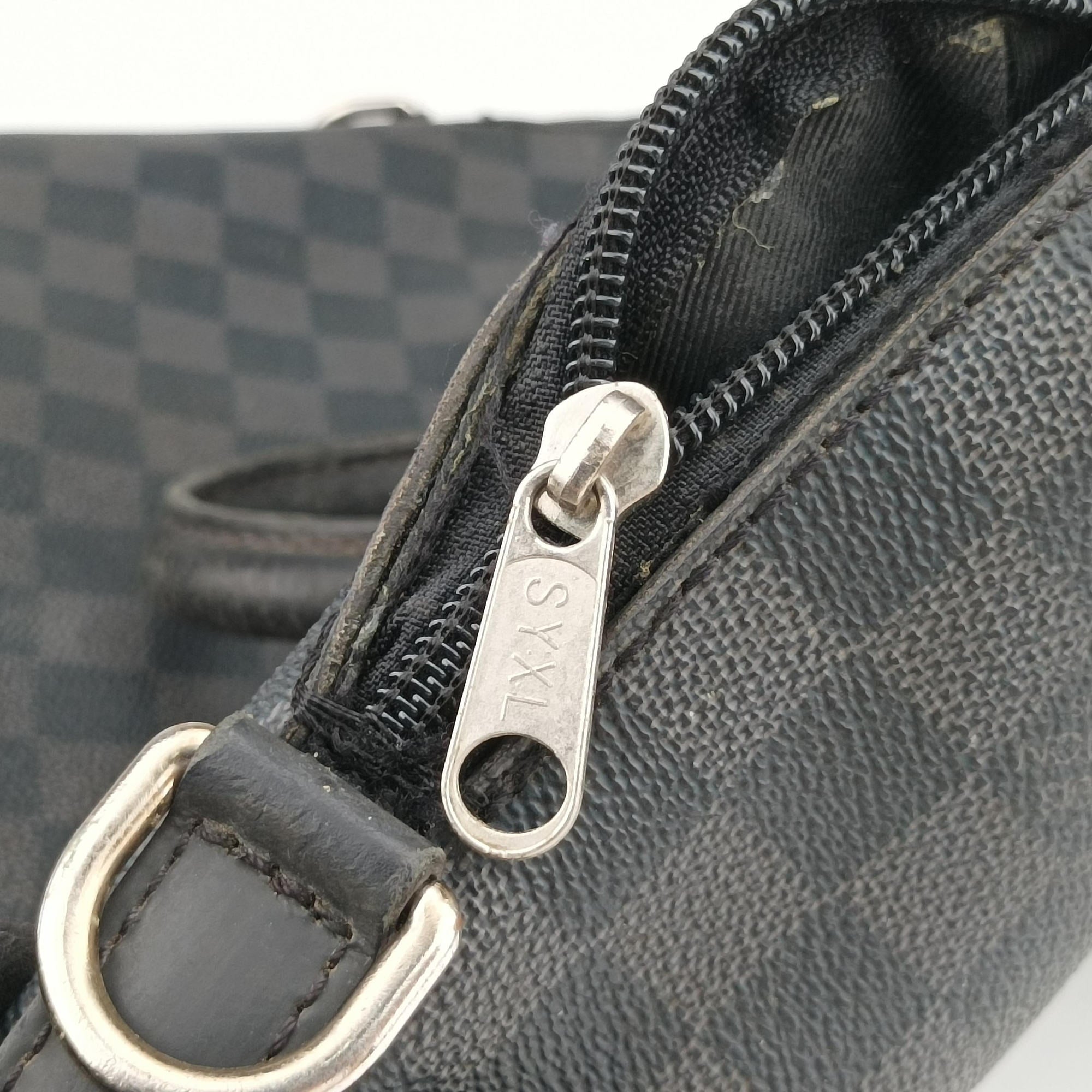 Secondhand Louis Vuitton Porte-Documents Jour NM Noir Damier Graphite N48260 handbag | stylenewstar