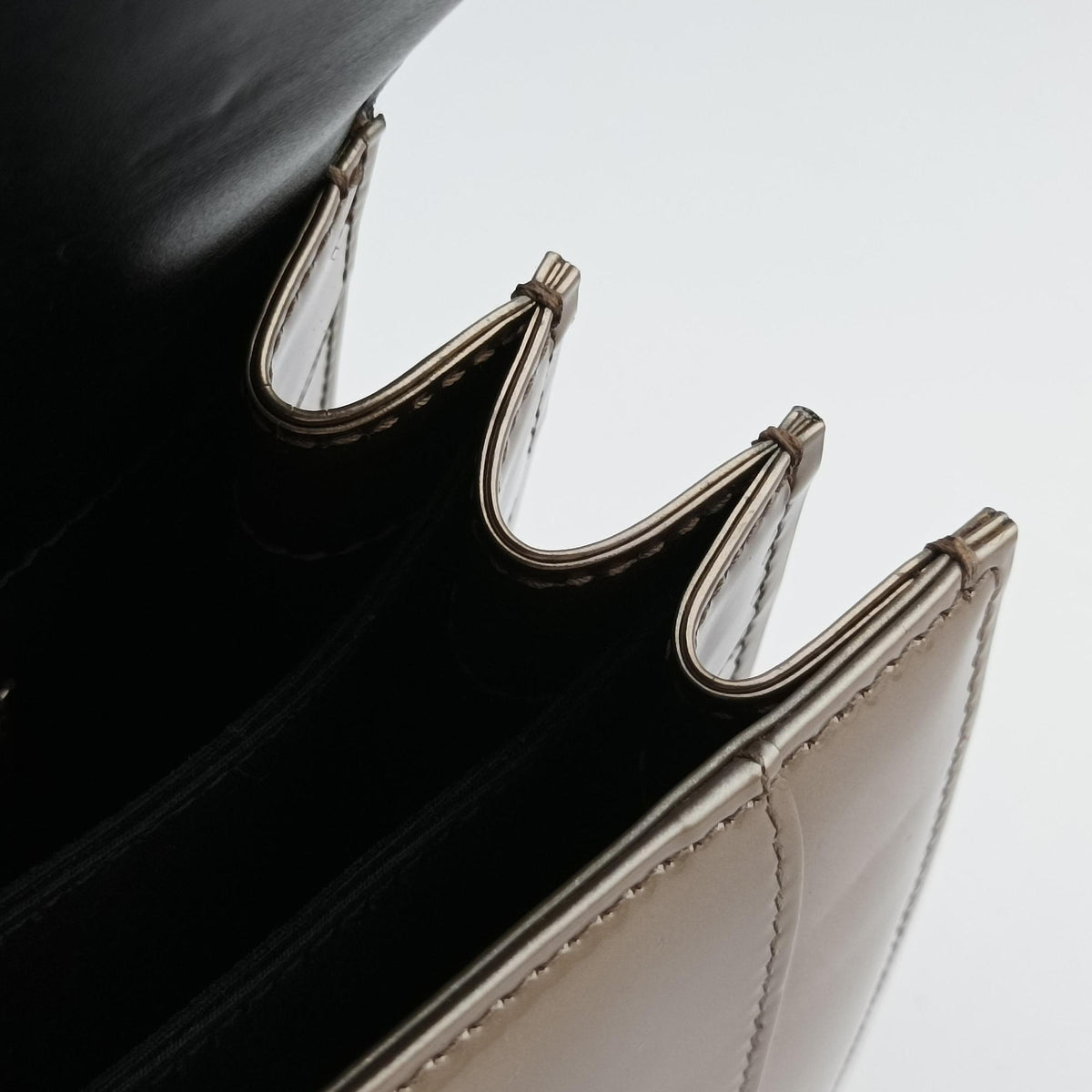 Vintage Bvlgari SERPENTI FOREVER Golden Patent  shoulderbag | stylenewstar