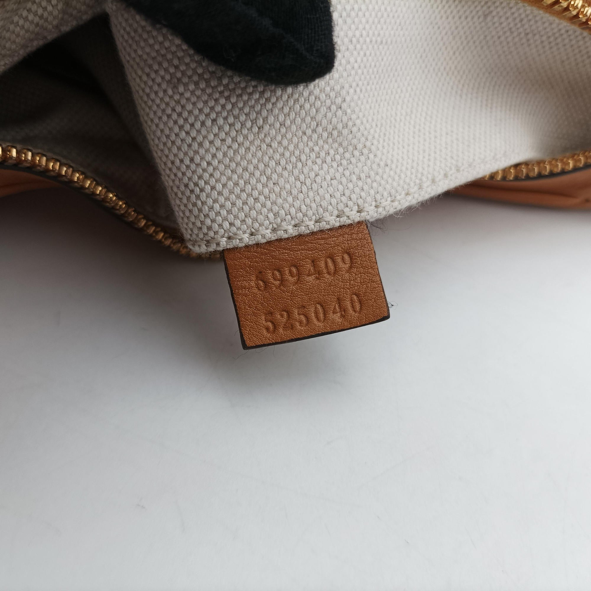 Pre-owned Gucci Attache G-Shaped Hook Brown leather 699409 shoulderbag | stylenewstar