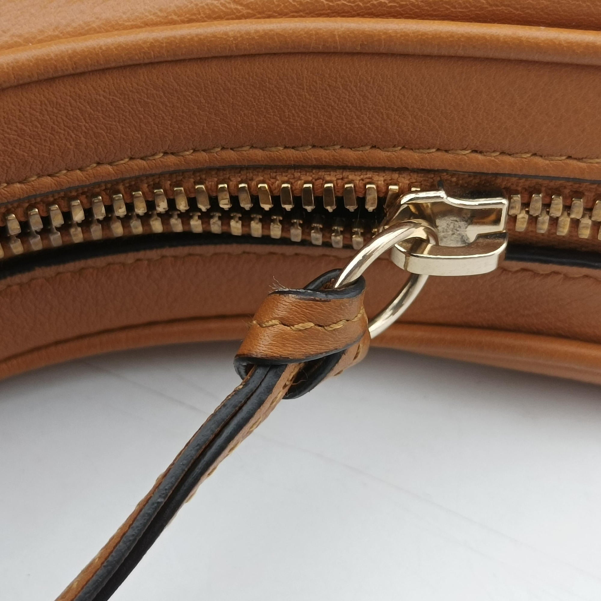 Pre-owned Gucci Attache G-Shaped Hook Brown leather 699409 shoulderbag | stylenewstar