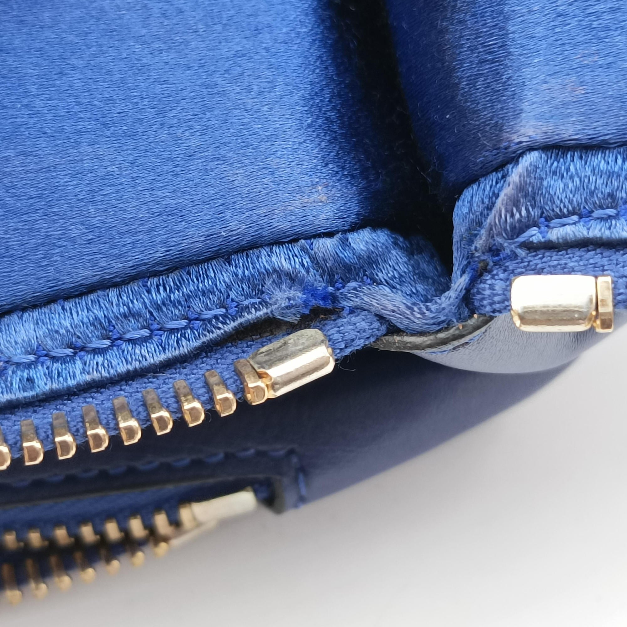 Secondhand Valentino Rockstud Blue Leather  shoulderbag | stylenewstar