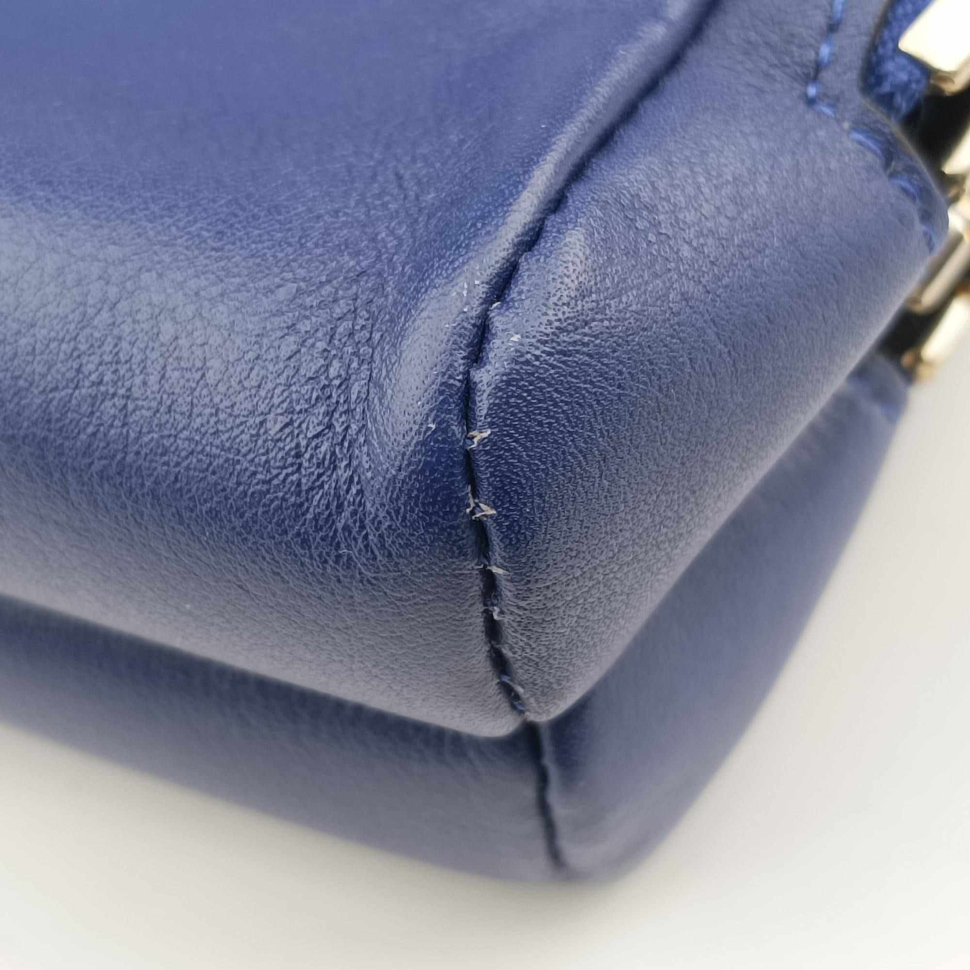 Secondhand Valentino Rockstud Blue Leather  shoulderbag | stylenewstar