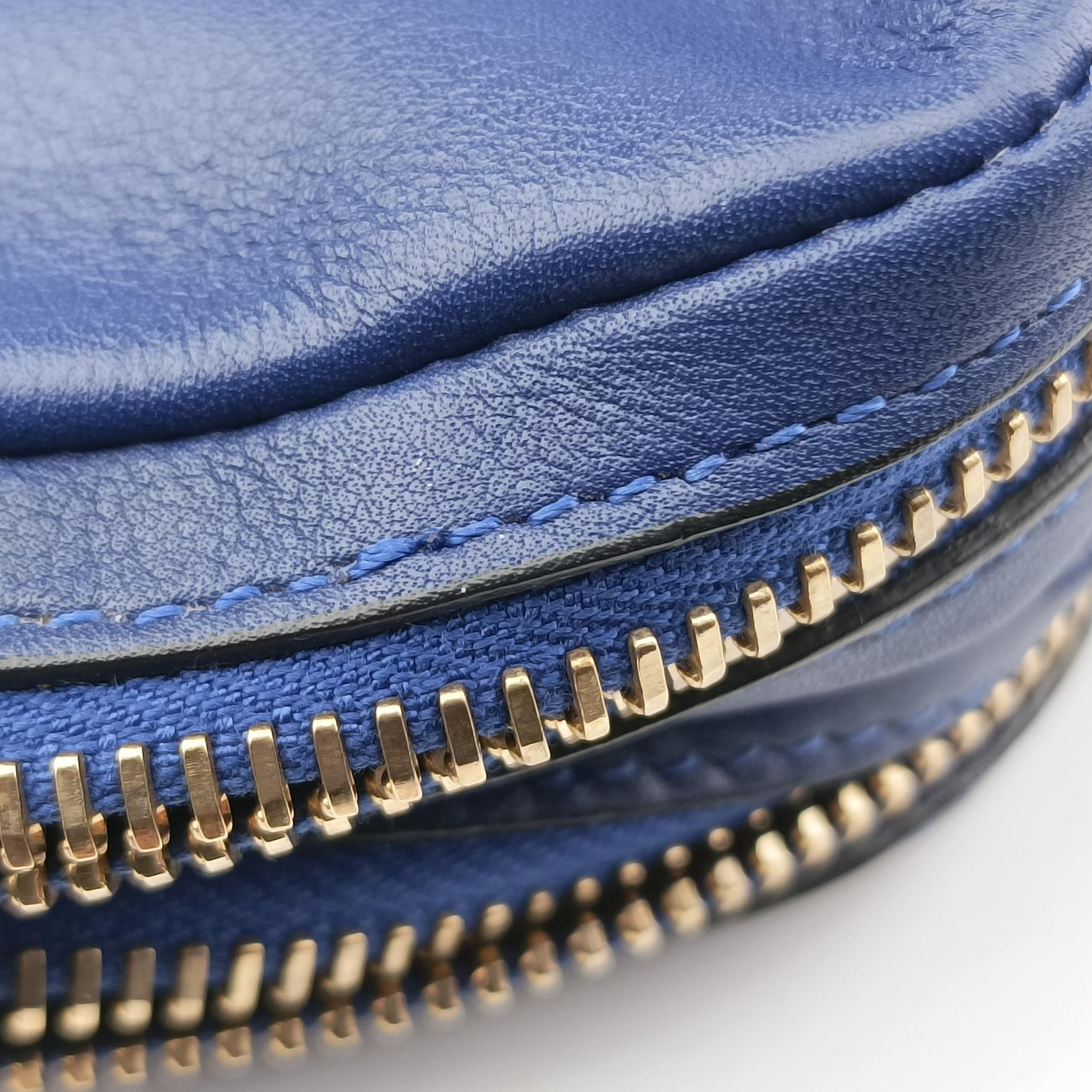 Secondhand Valentino Rockstud Blue Leather  shoulderbag | stylenewstar